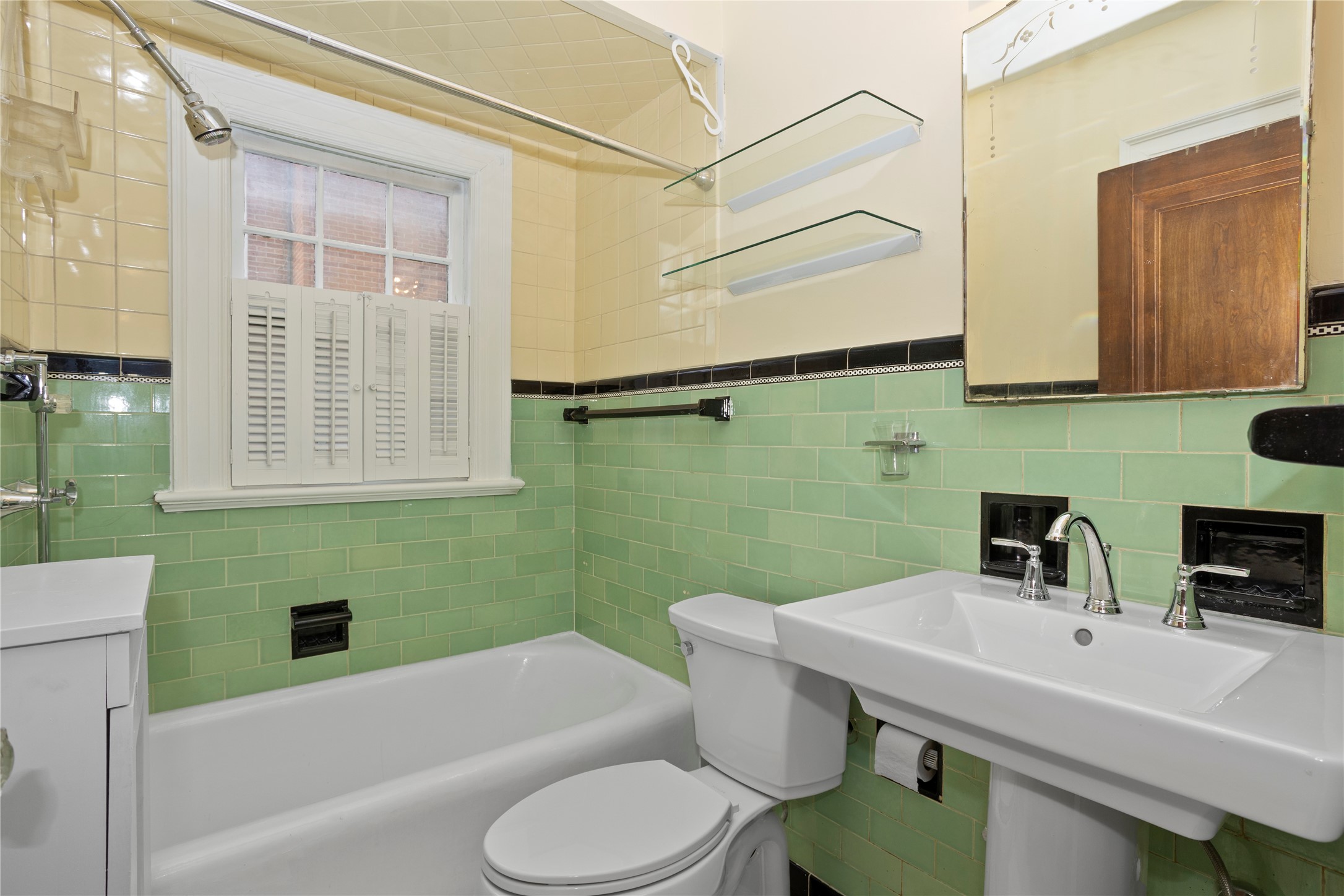 5502 Ingersoll Avenue