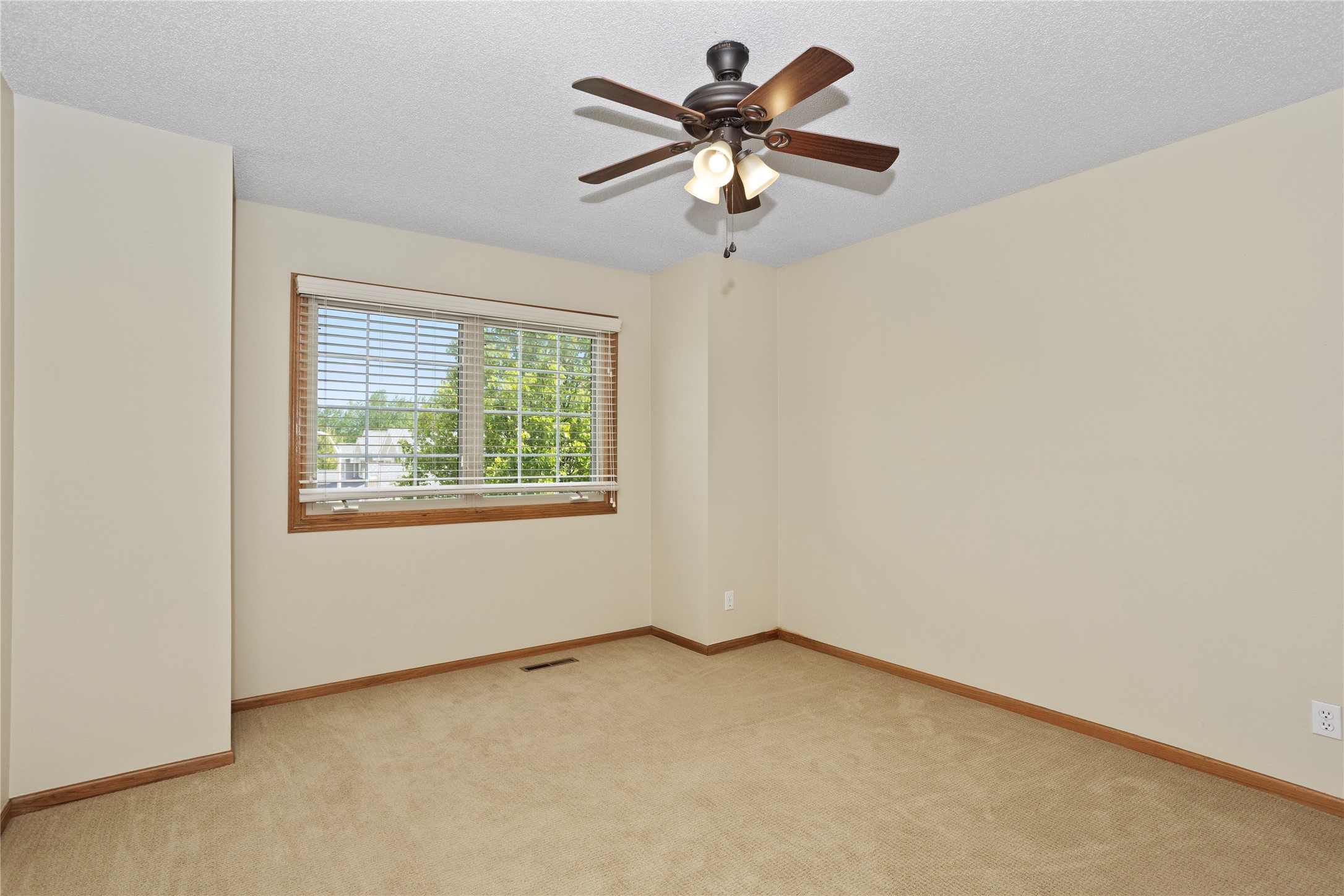 4400 EP True Parkway 19