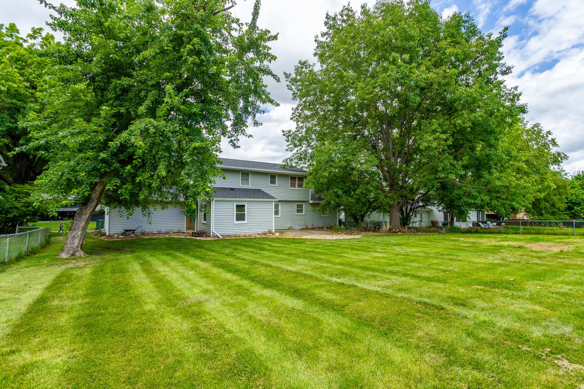 2908 Woodland Avenue