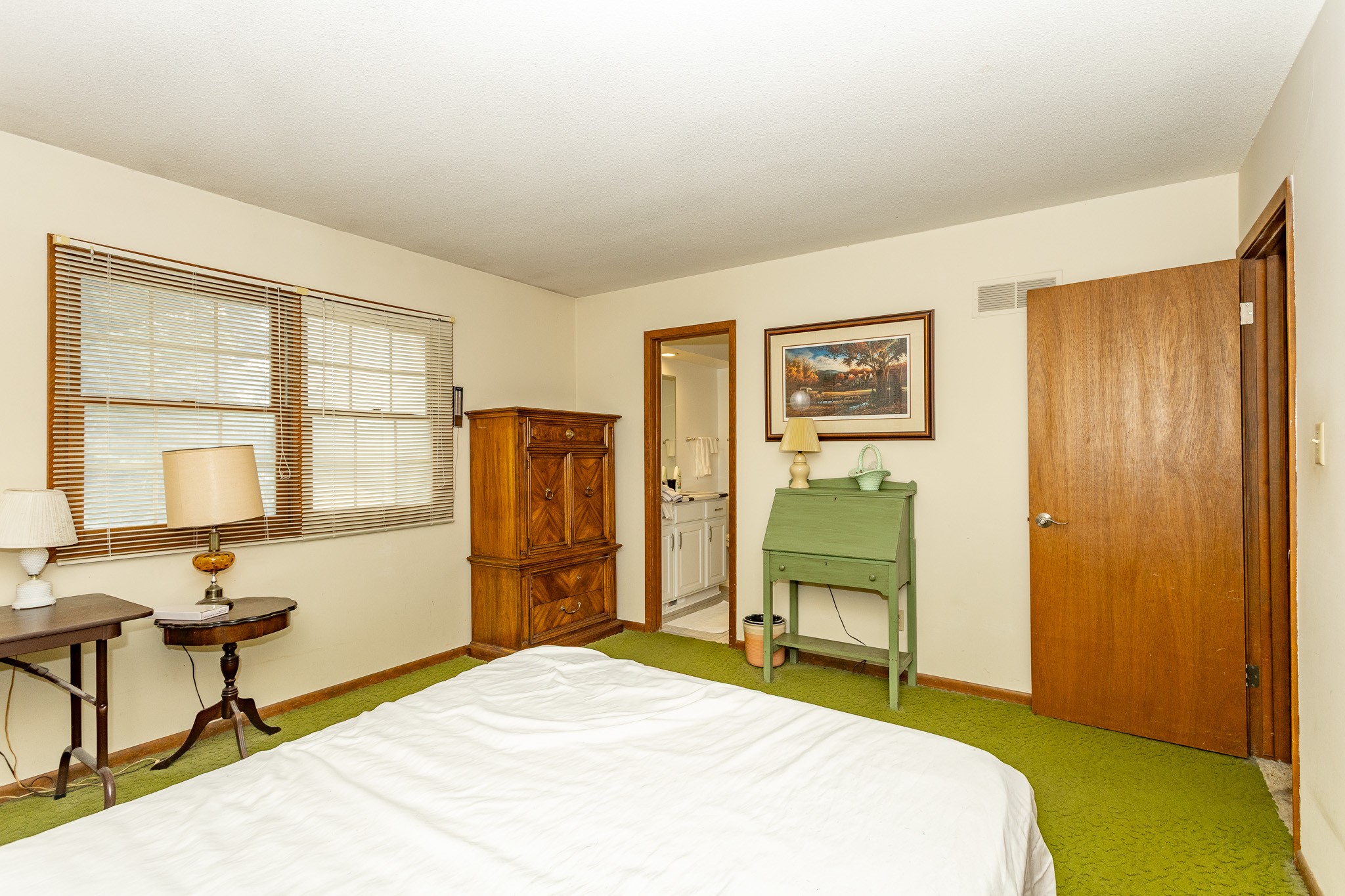 2908 Woodland Avenue