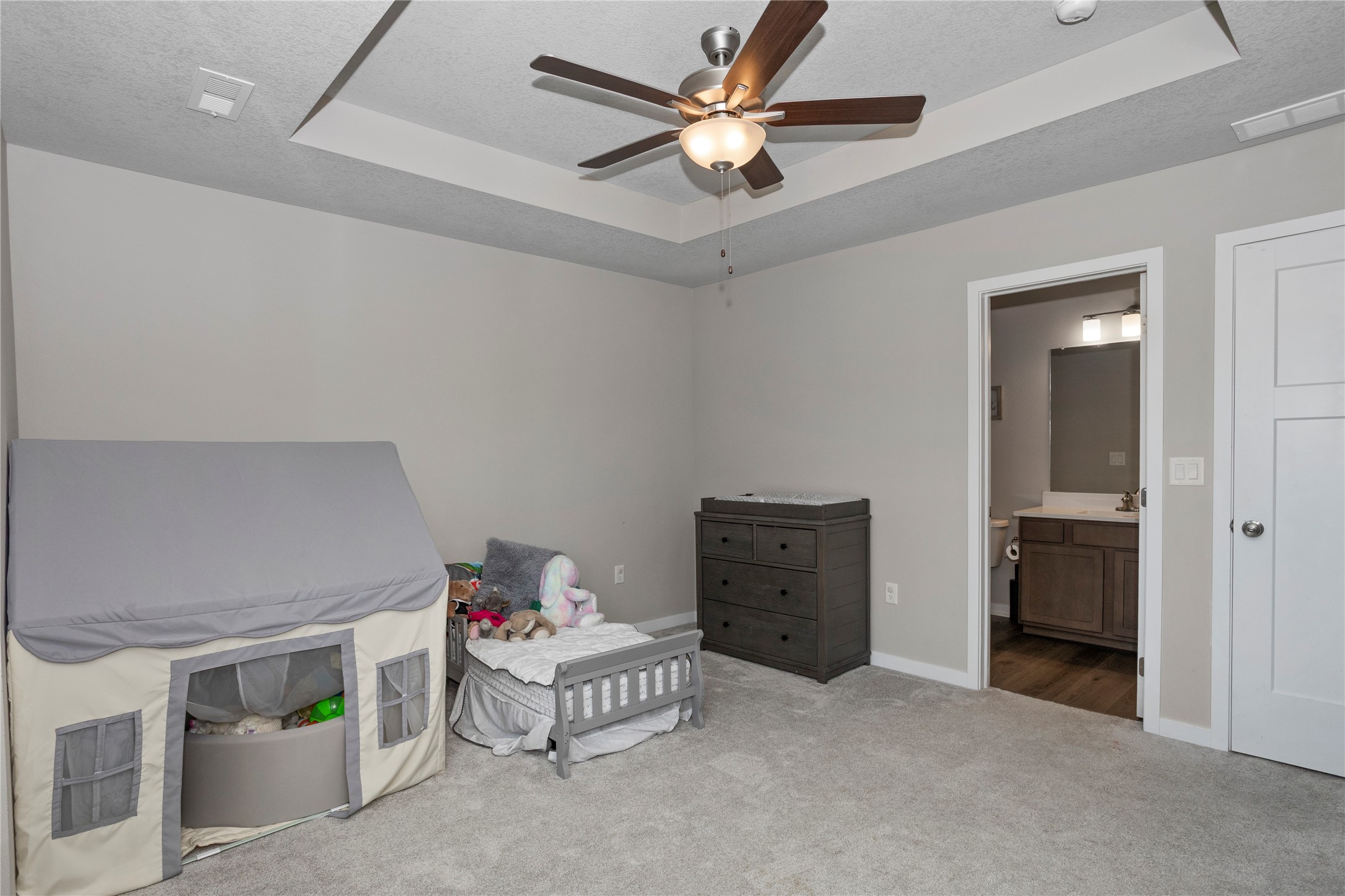 2757 SE Osier Avenue