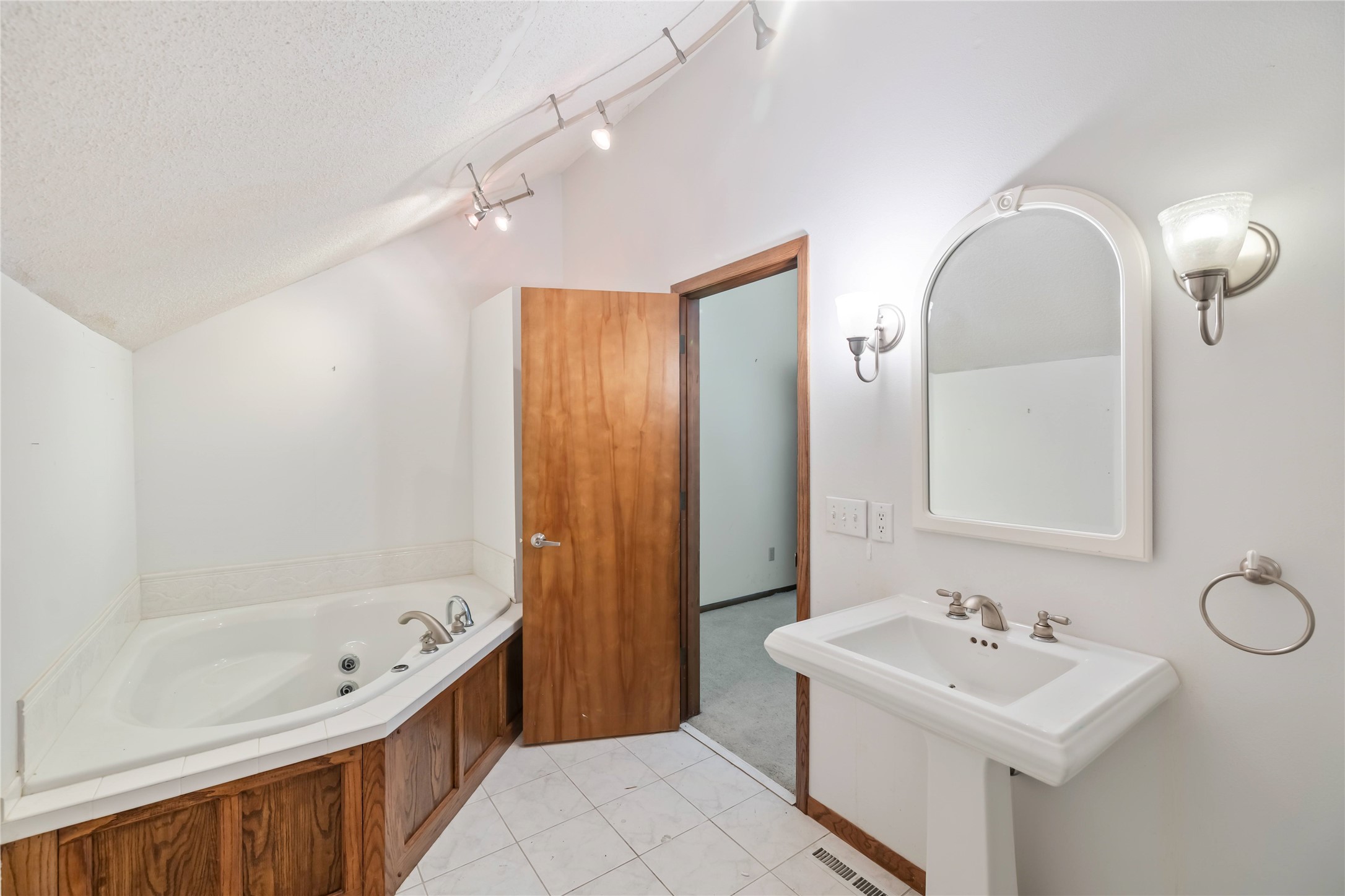 10094 NW 100th Place