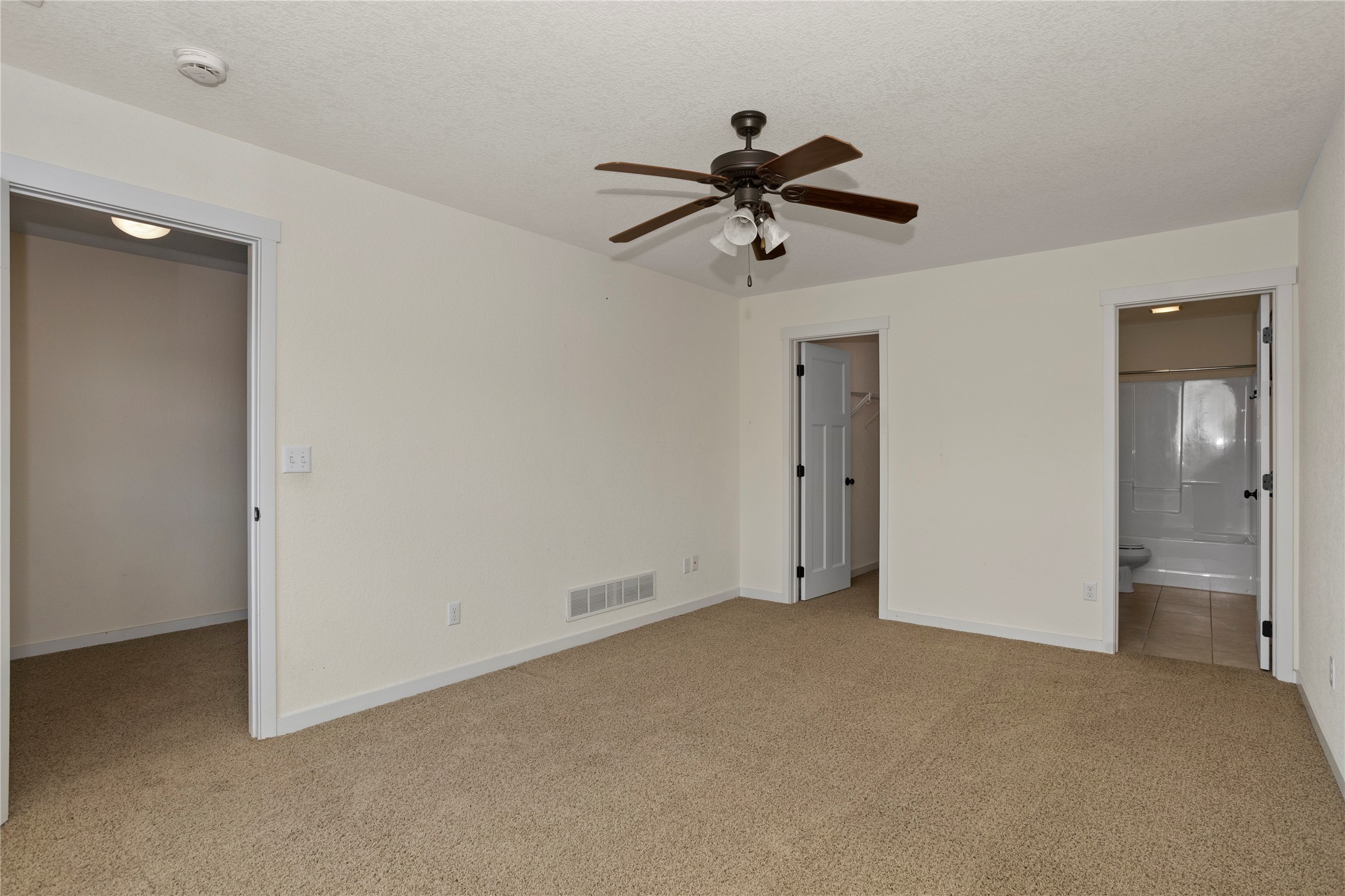 2010 SE Clover Ridge Drive