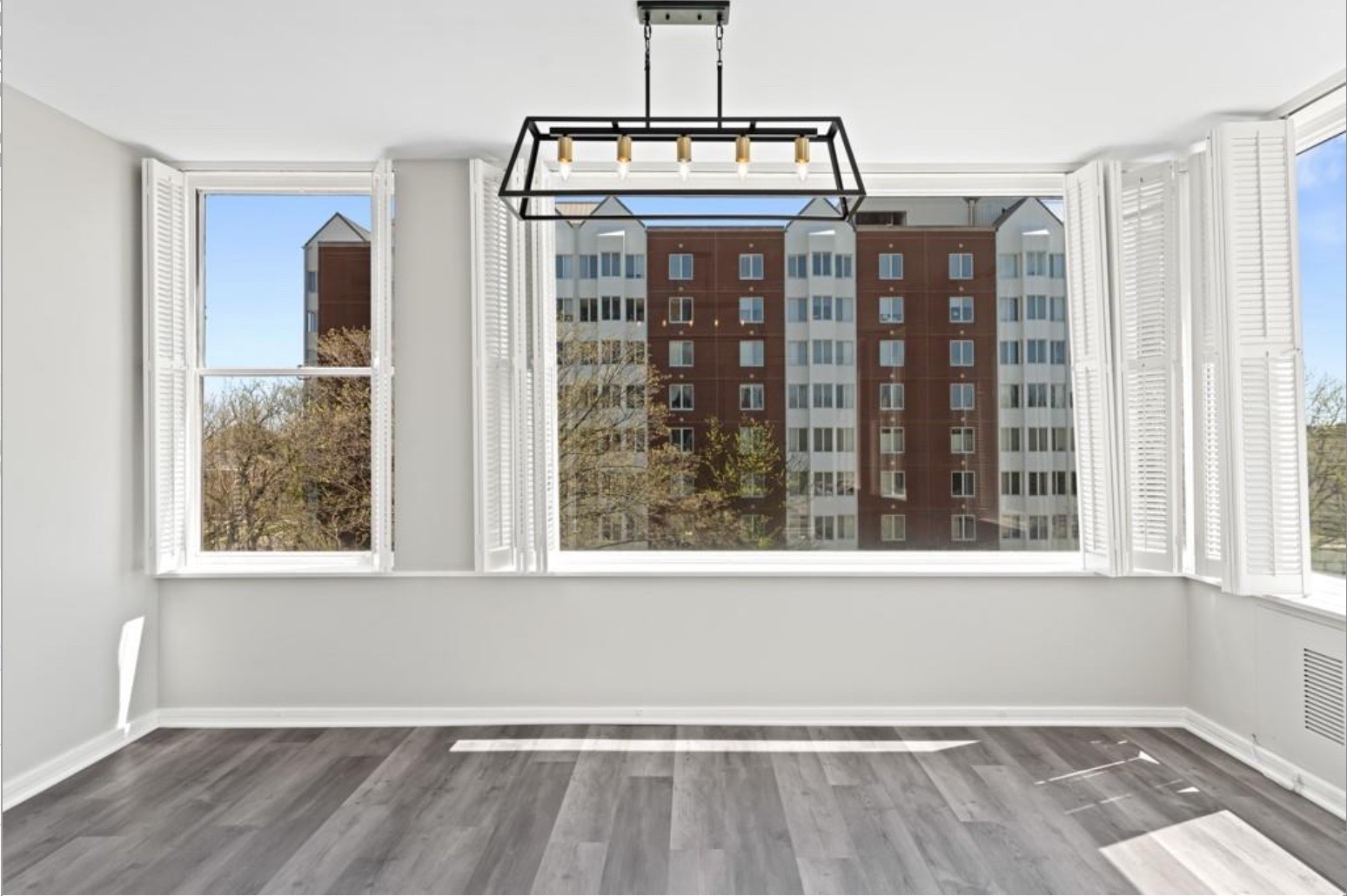 3660 Grand Avenue 520