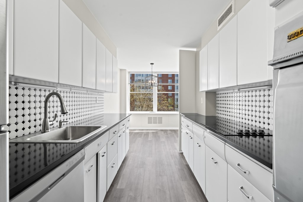 3660 Grand Avenue 520