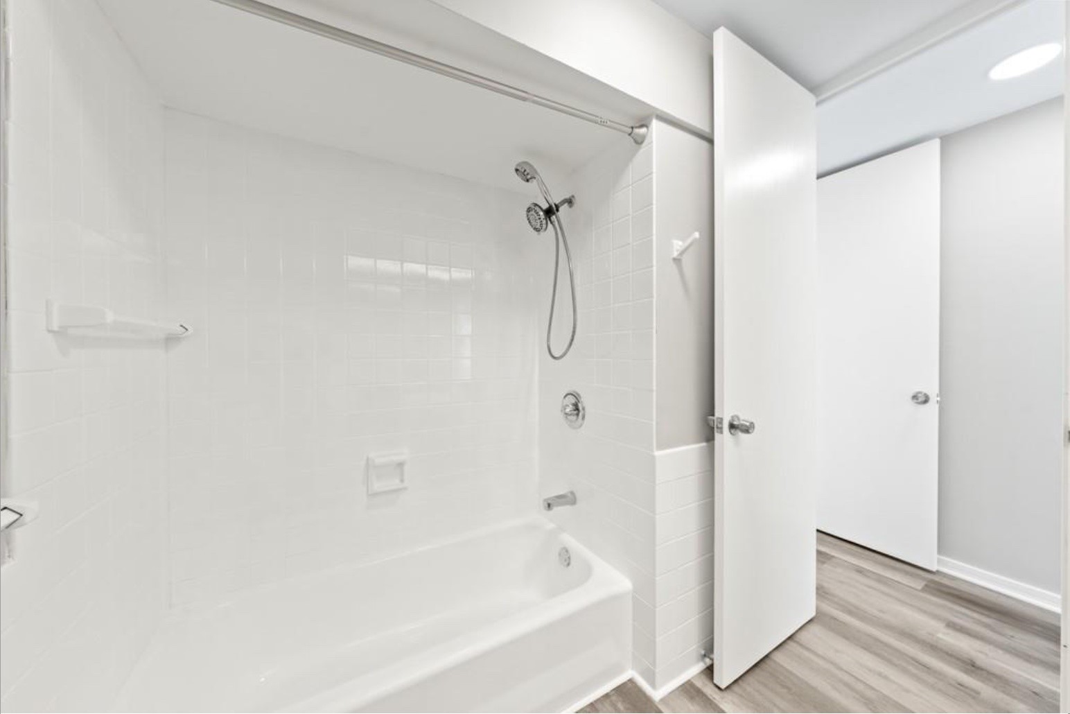 3660 Grand Avenue 520