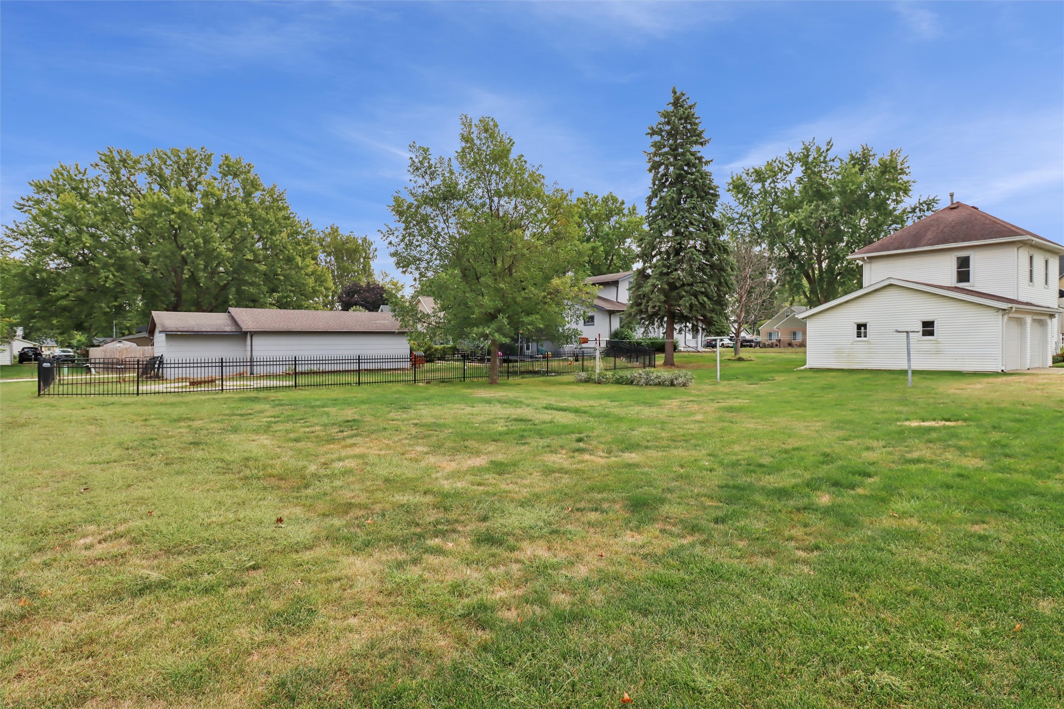 400 E Ashland Avenue