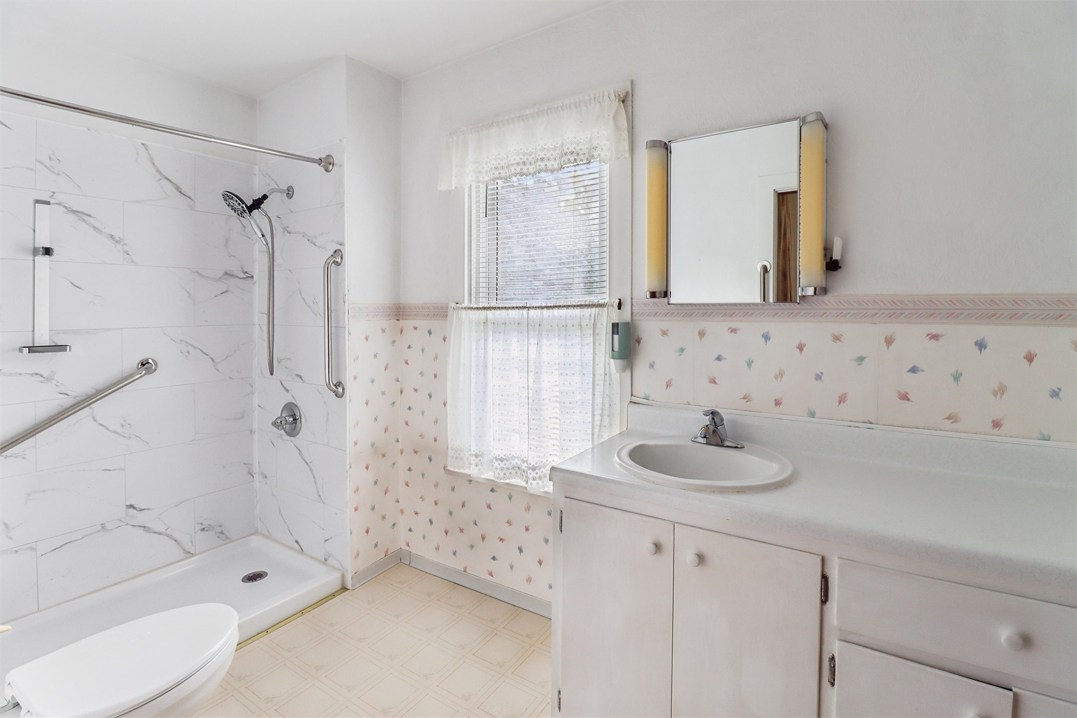 400 E Ashland Avenue