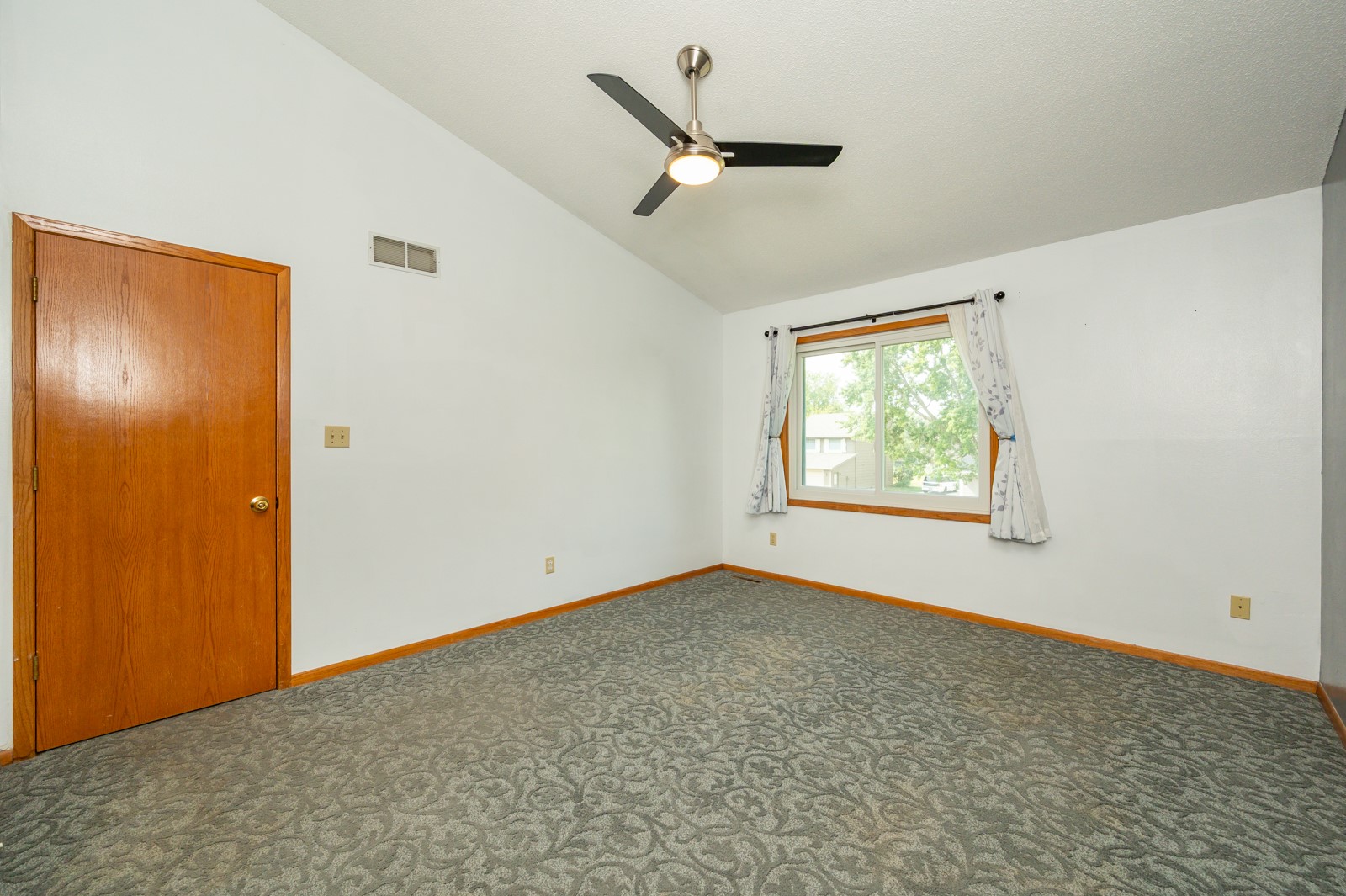 113 NW Maplewood Drive