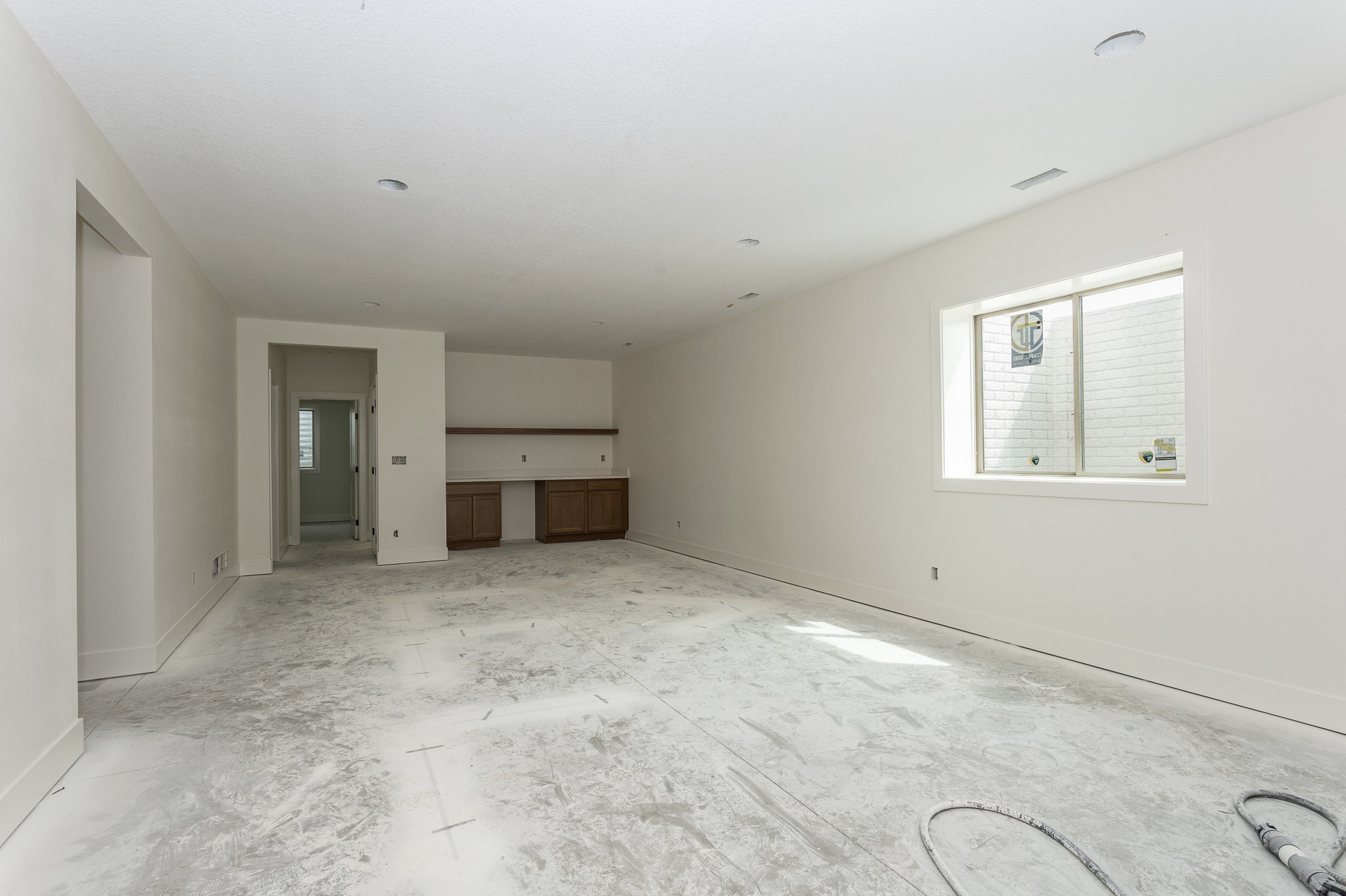 130 NW Crabtree Lane