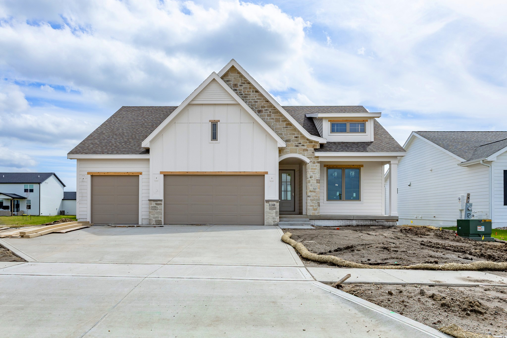 130 NW Crabtree Lane