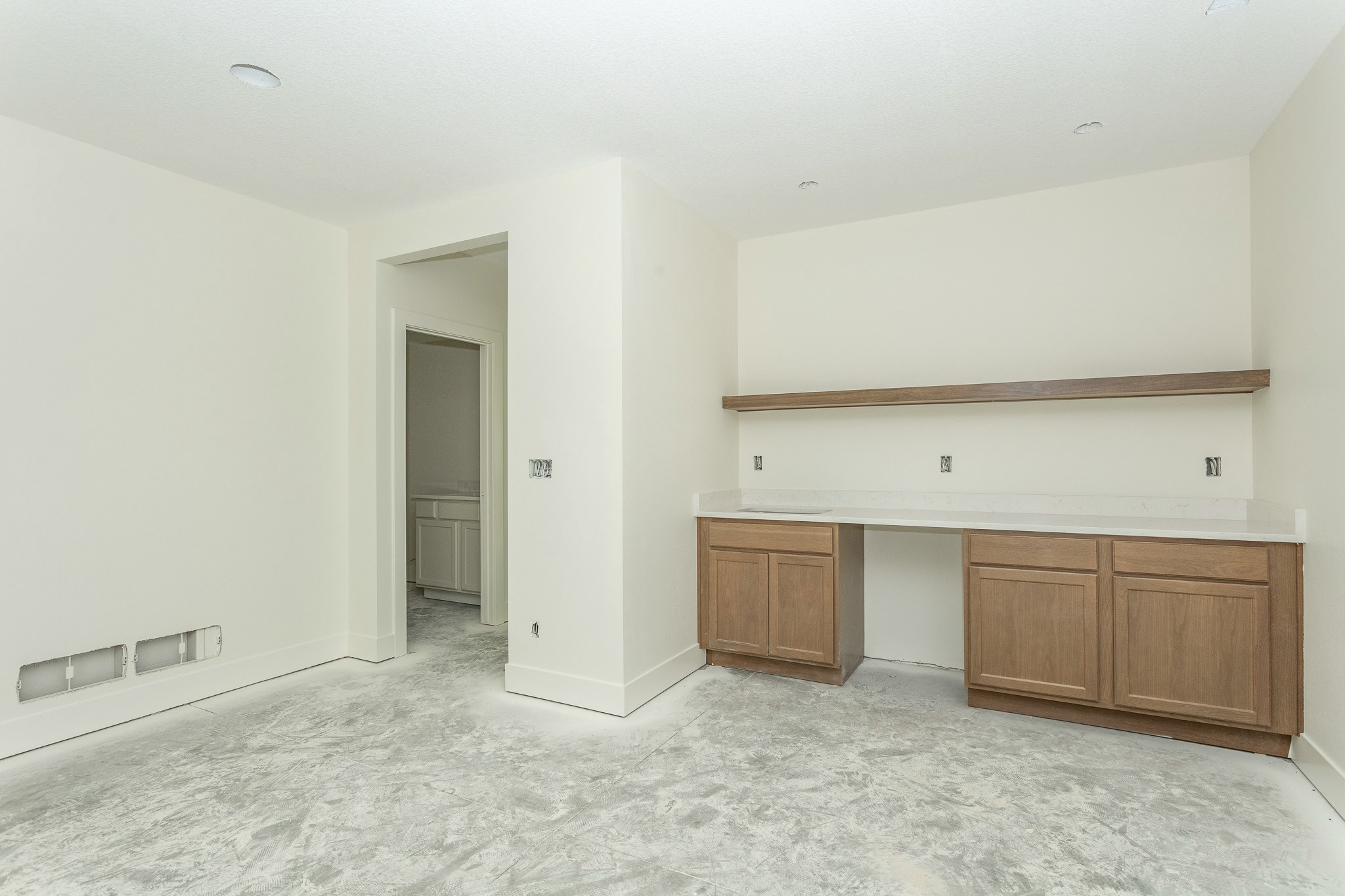 130 NW Crabtree Lane