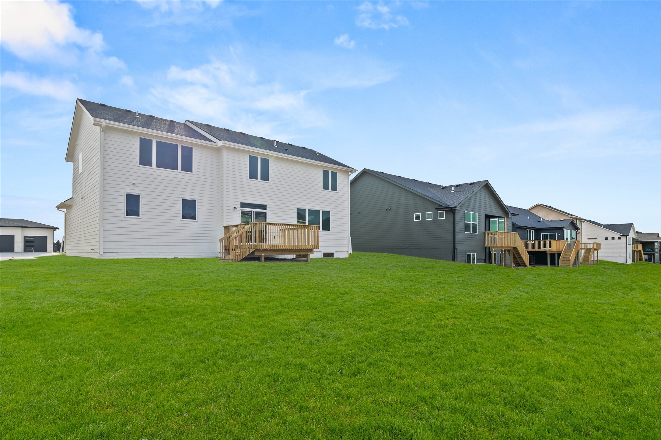 295 NW Red Oak Drive