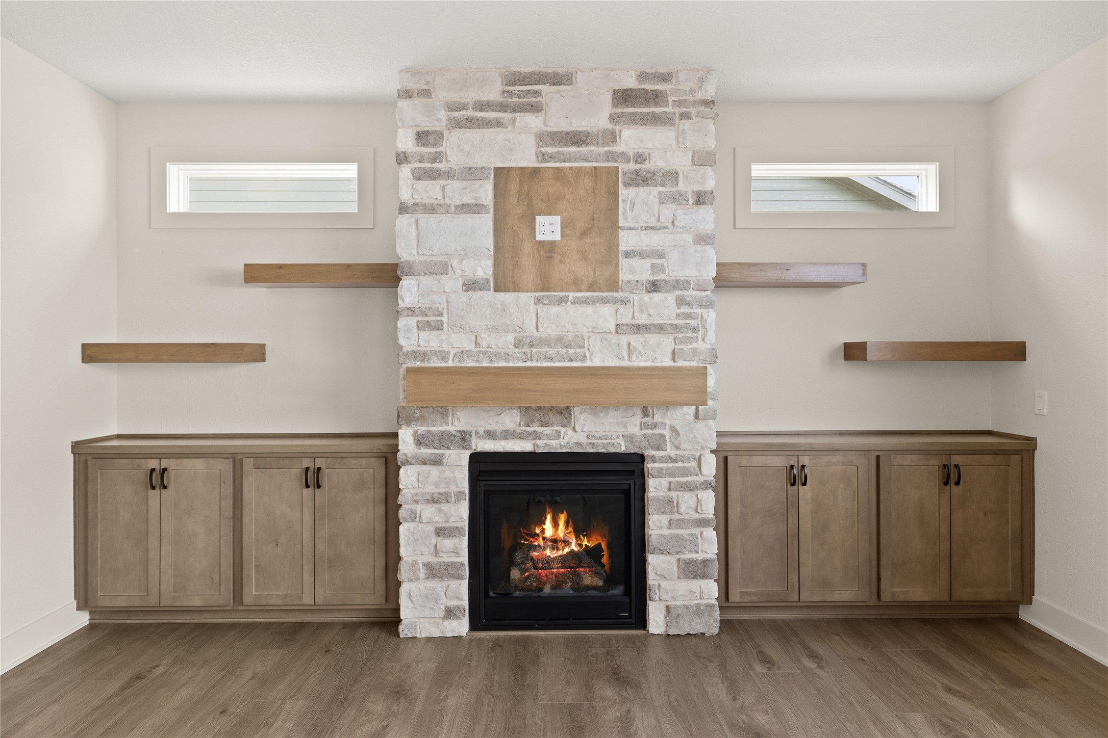 295 NW Red Oak Drive