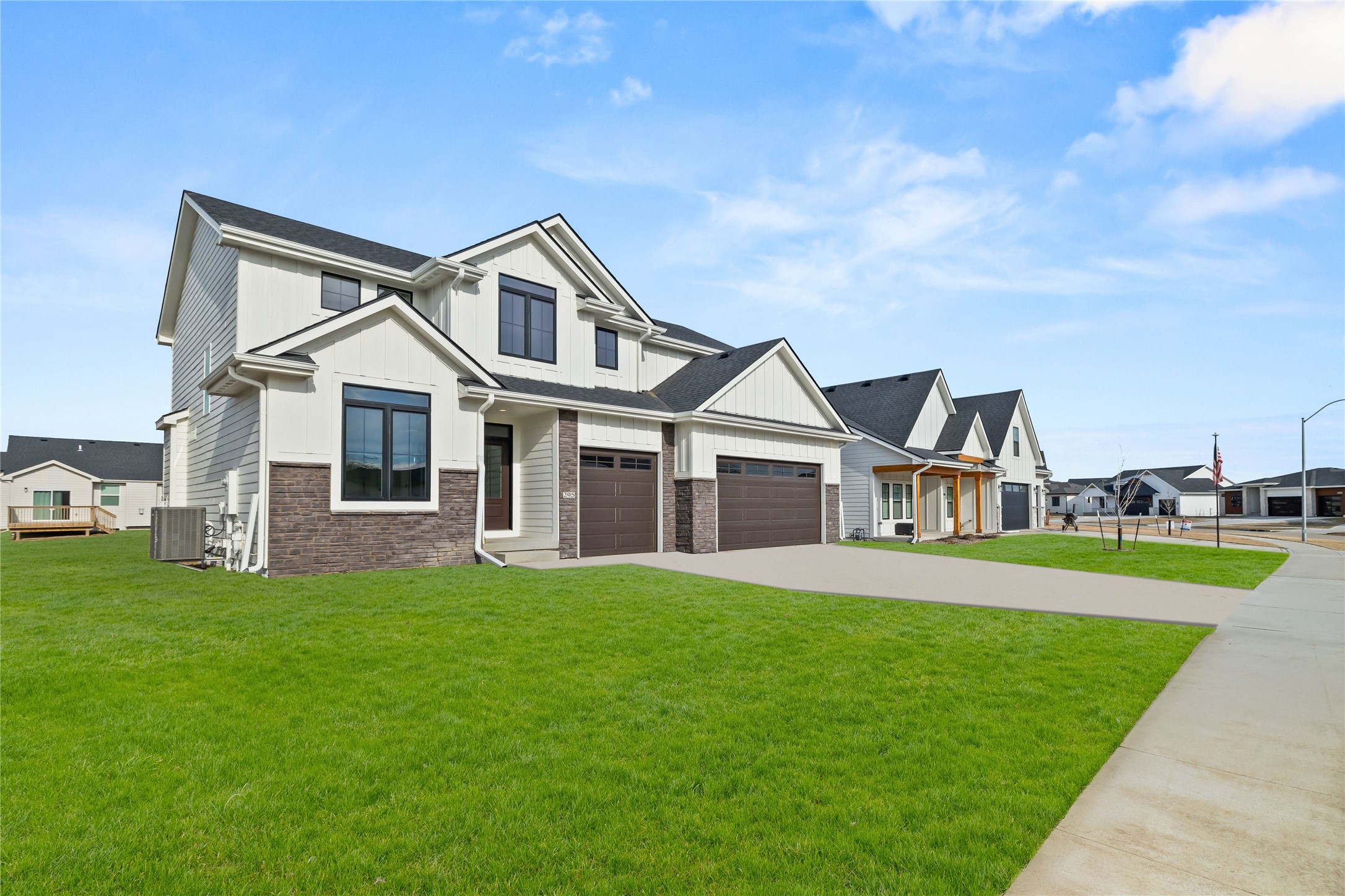 295 NW Red Oak Drive