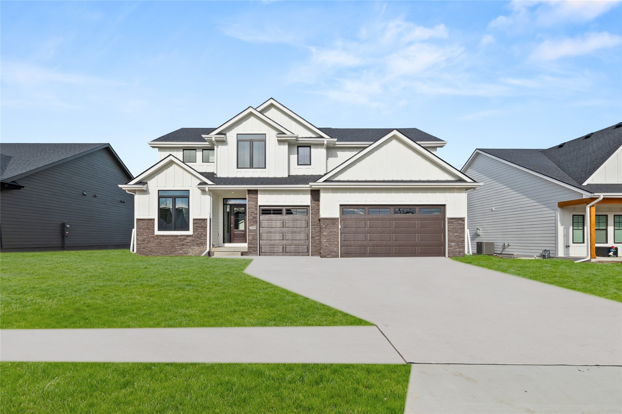 295 NW Red Oak Drive
