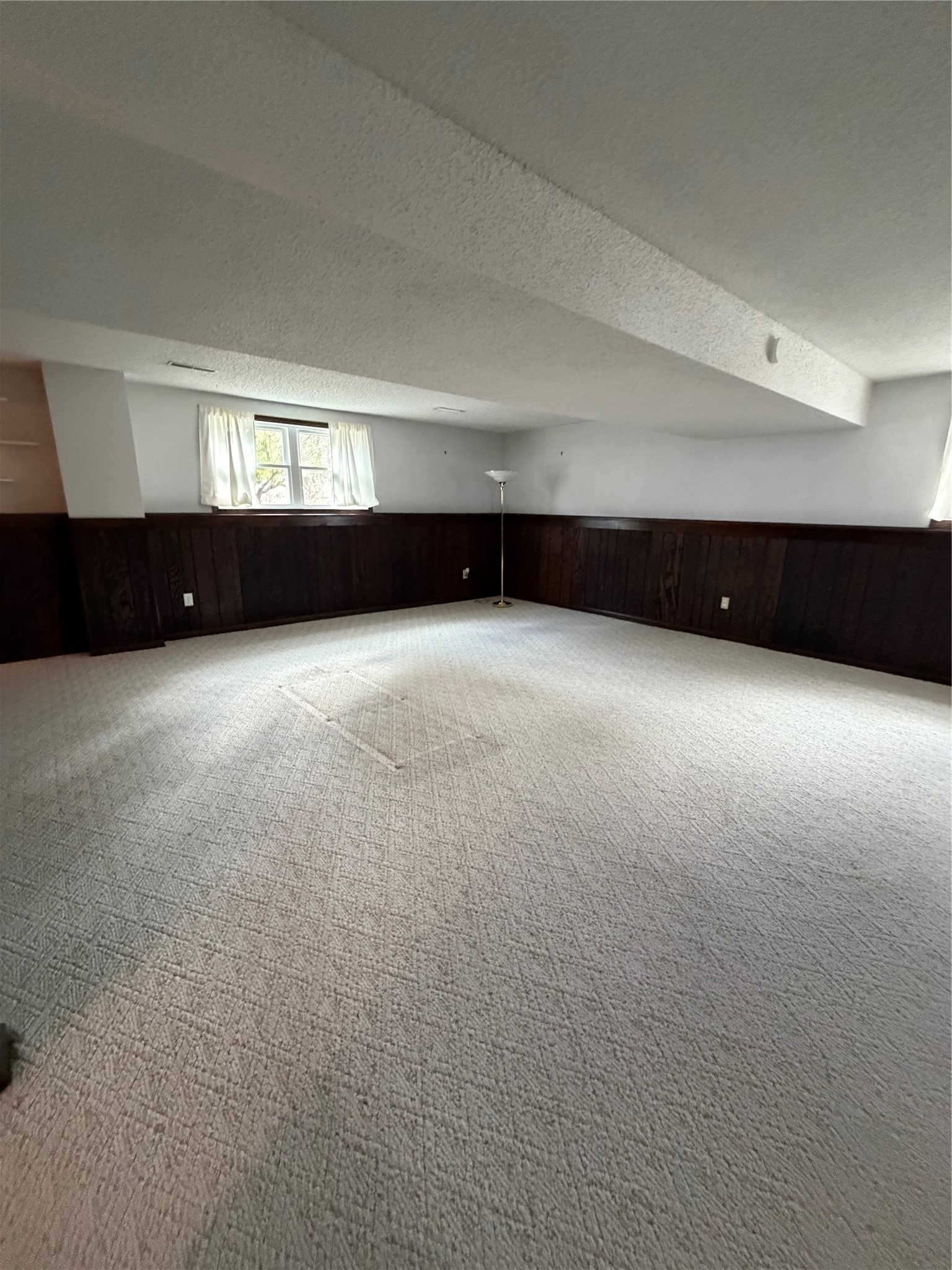 302 NW Stratford Lane