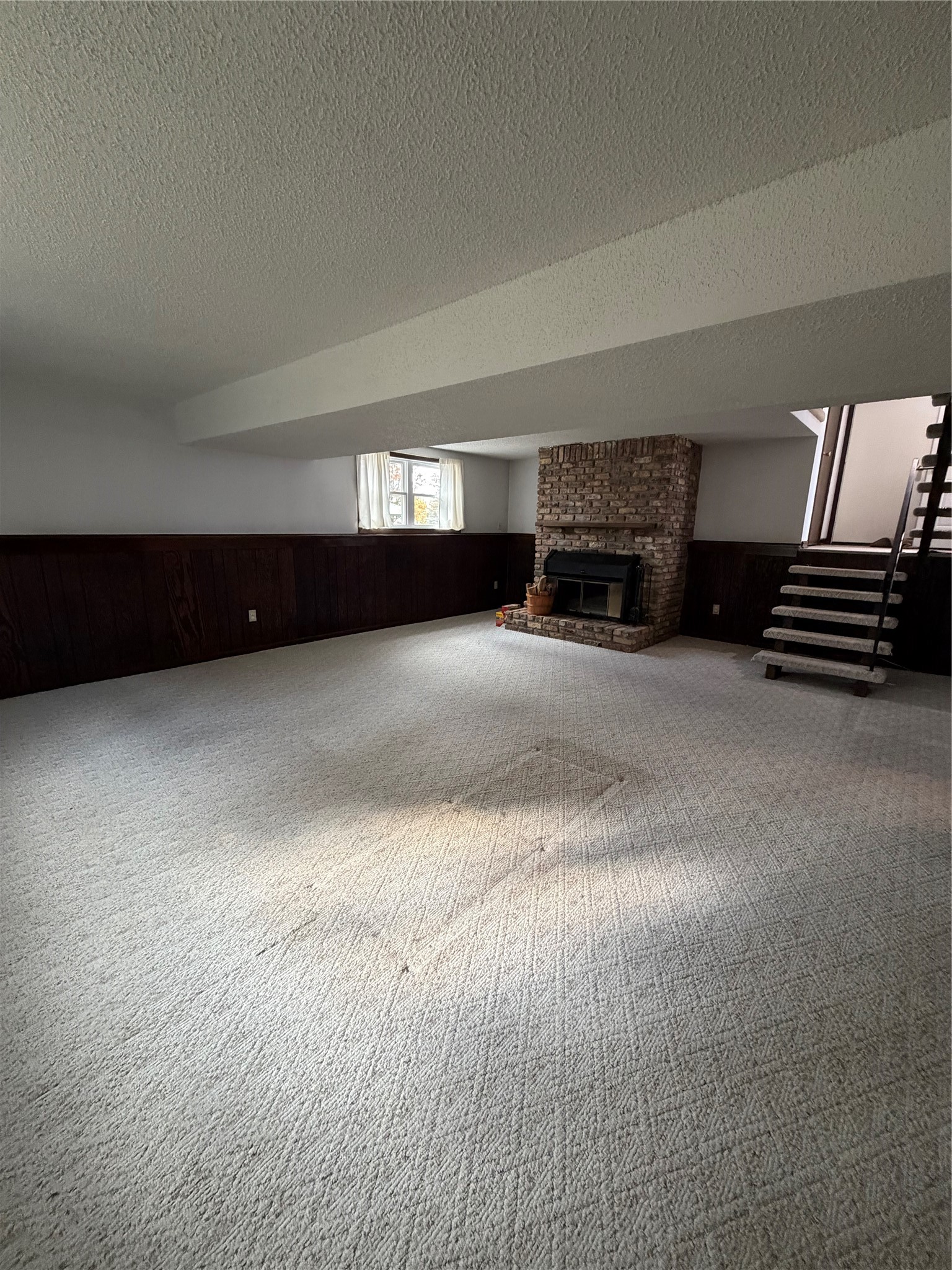 302 NW Stratford Lane