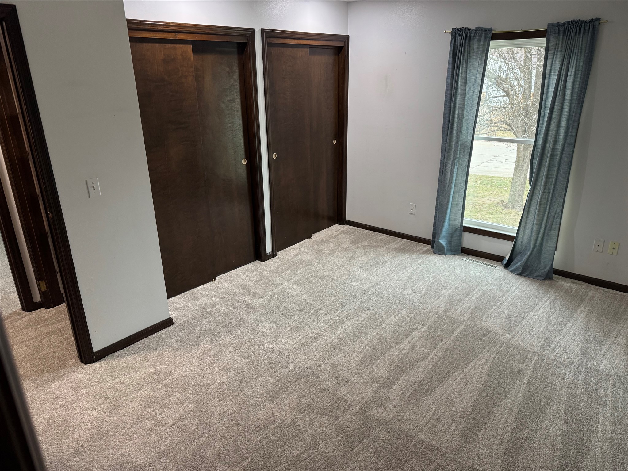 302 NW Stratford Lane