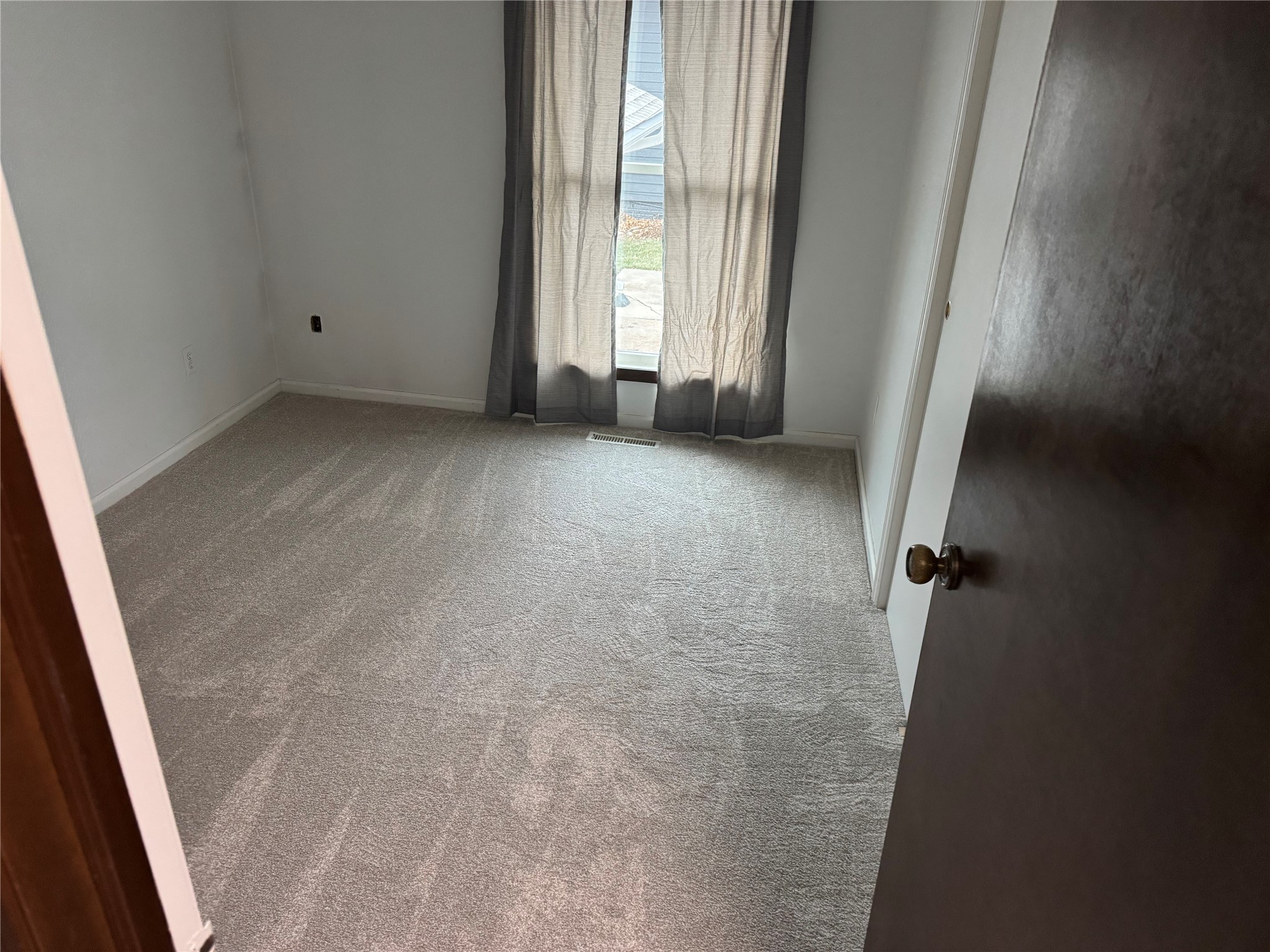 302 NW Stratford Lane