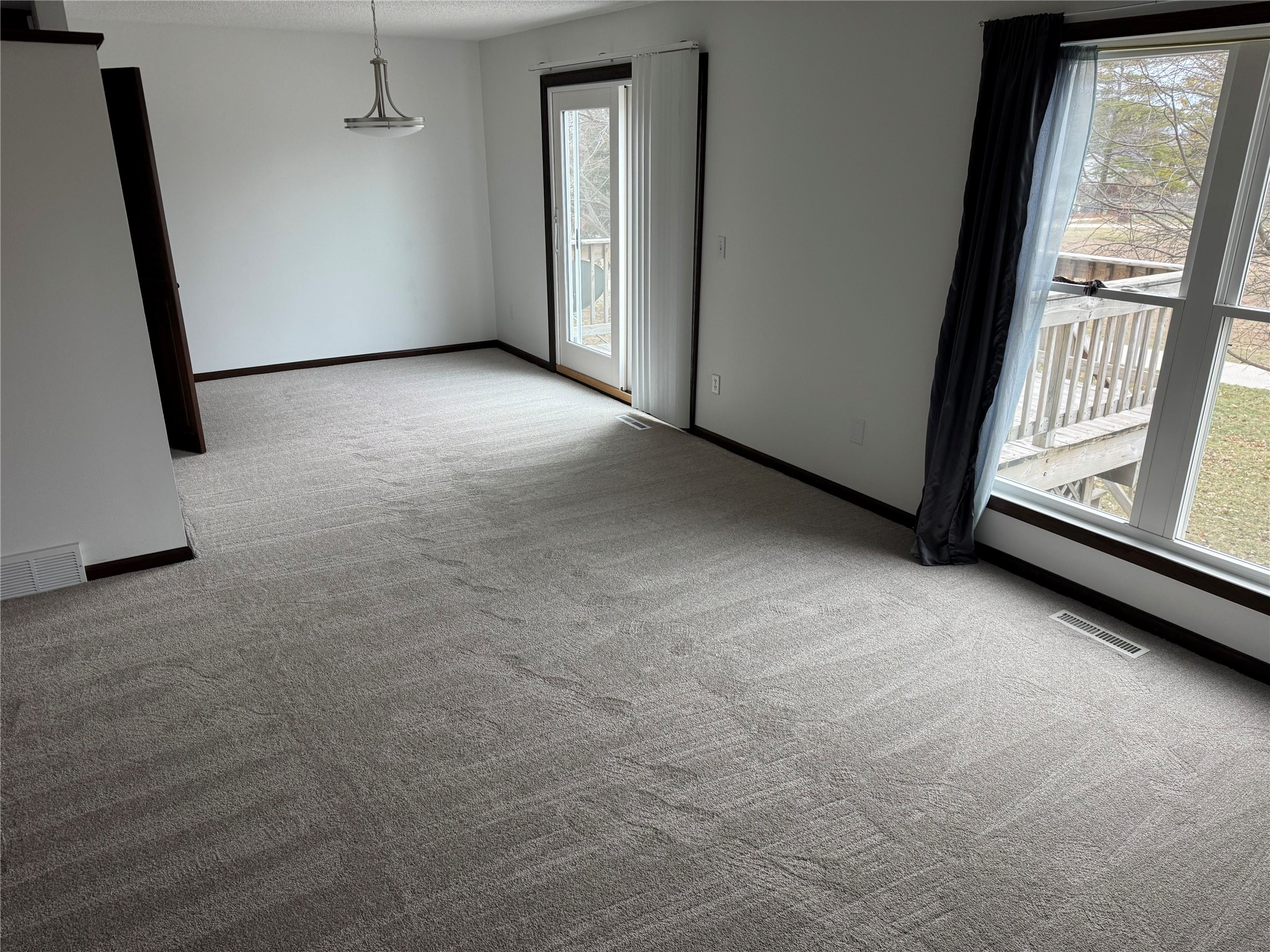 302 NW Stratford Lane