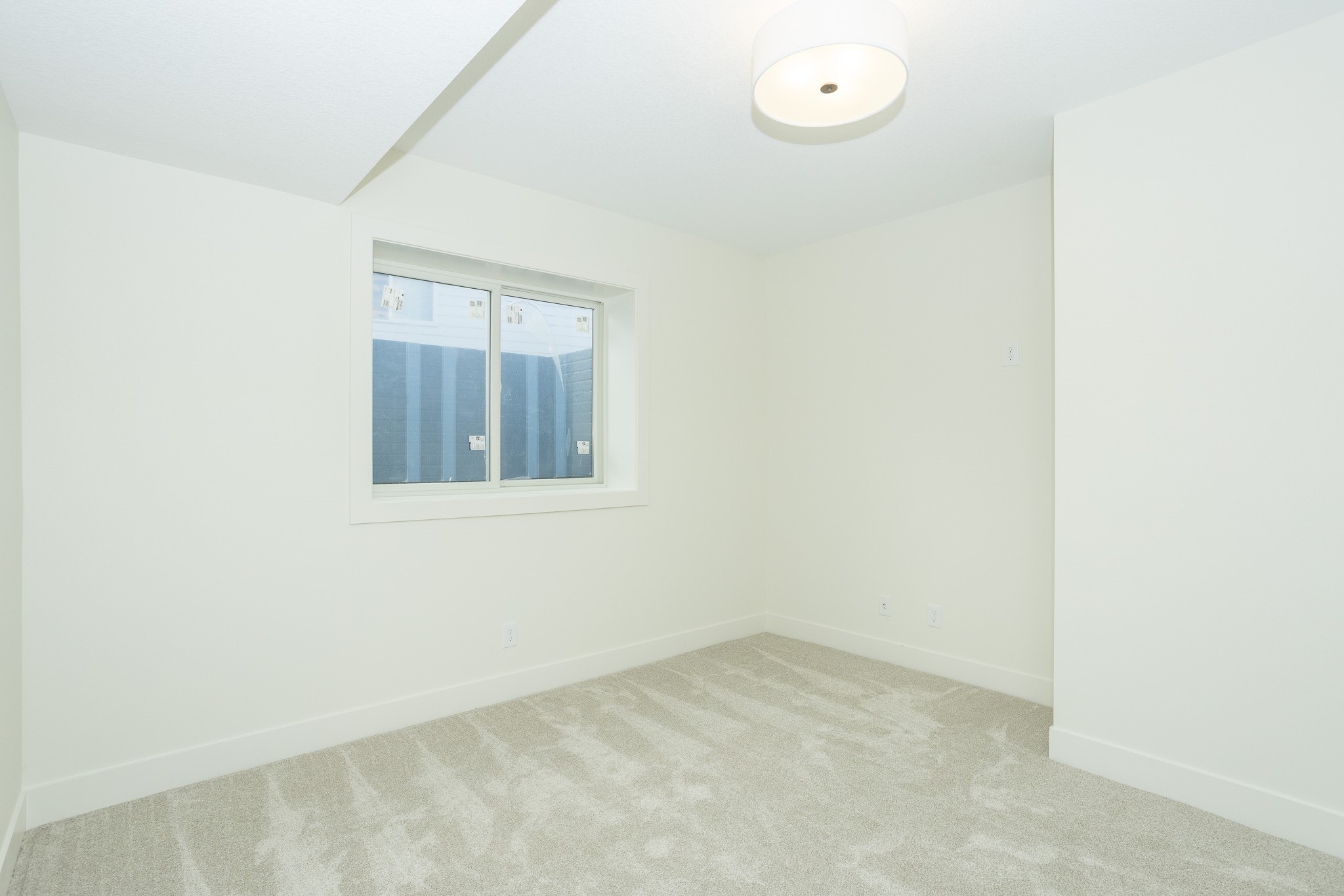 1390 NW Red Oak Drive