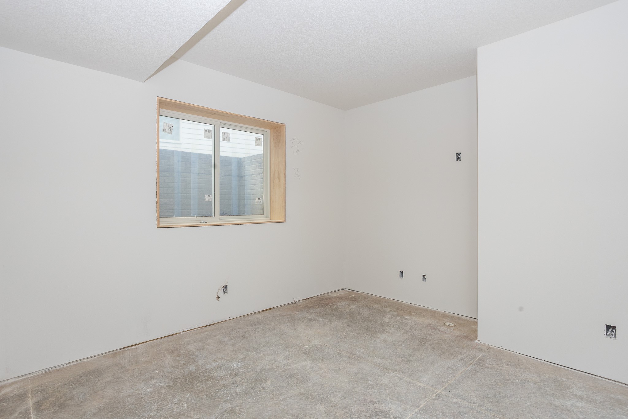 1390 NW Red Oak Drive