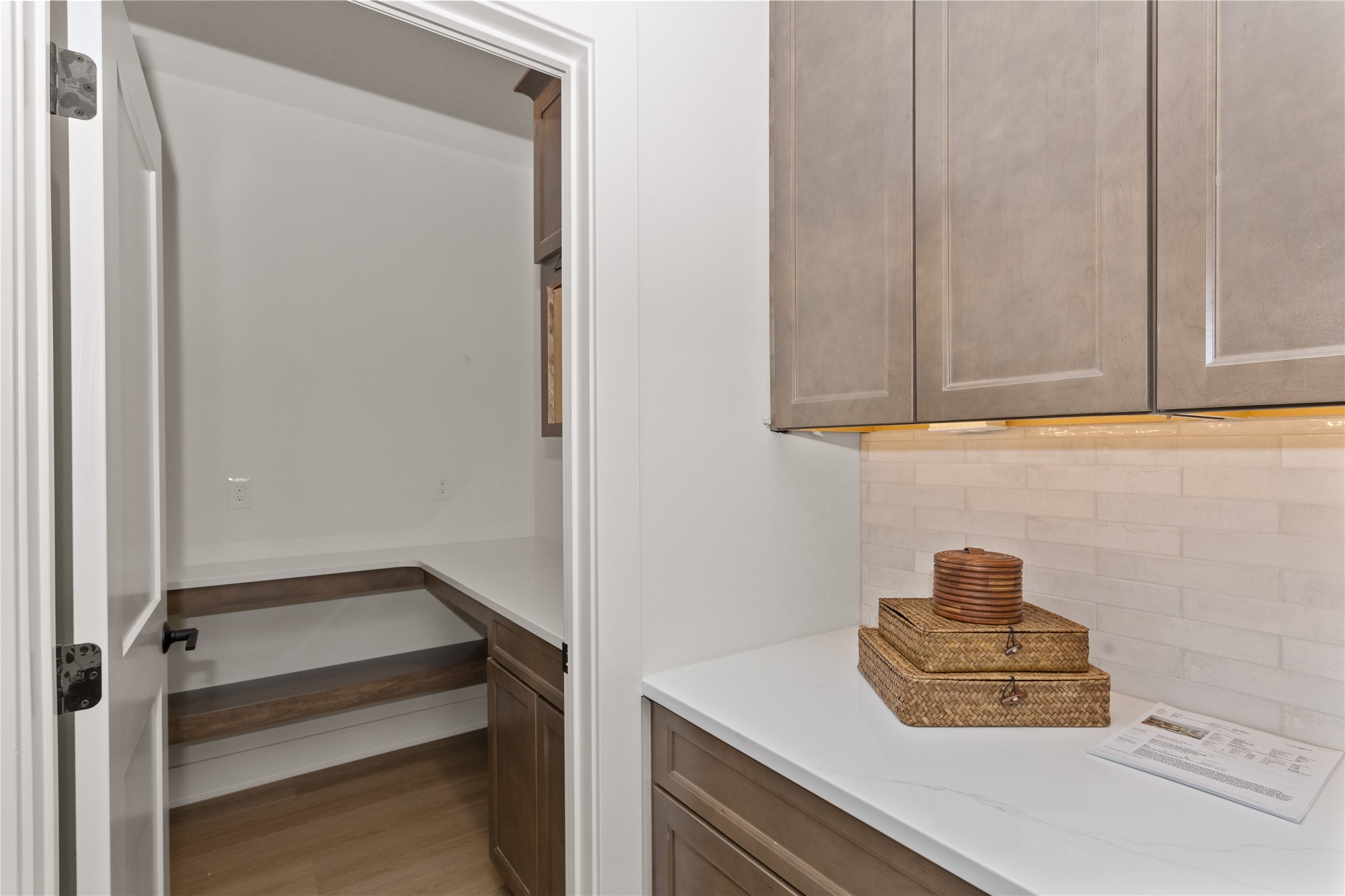 1390 NW Red Oak Drive