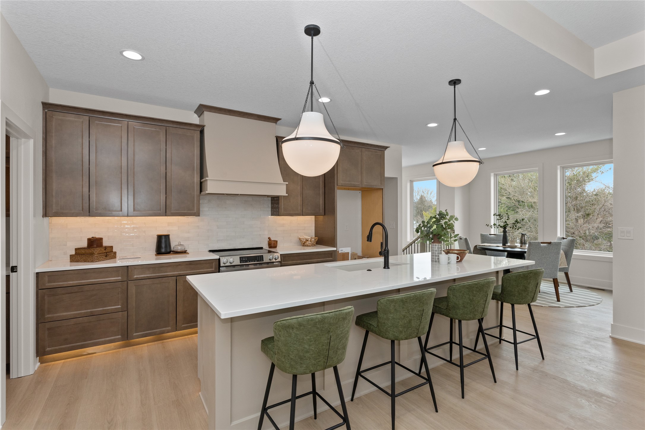 1390 NW Red Oak Drive