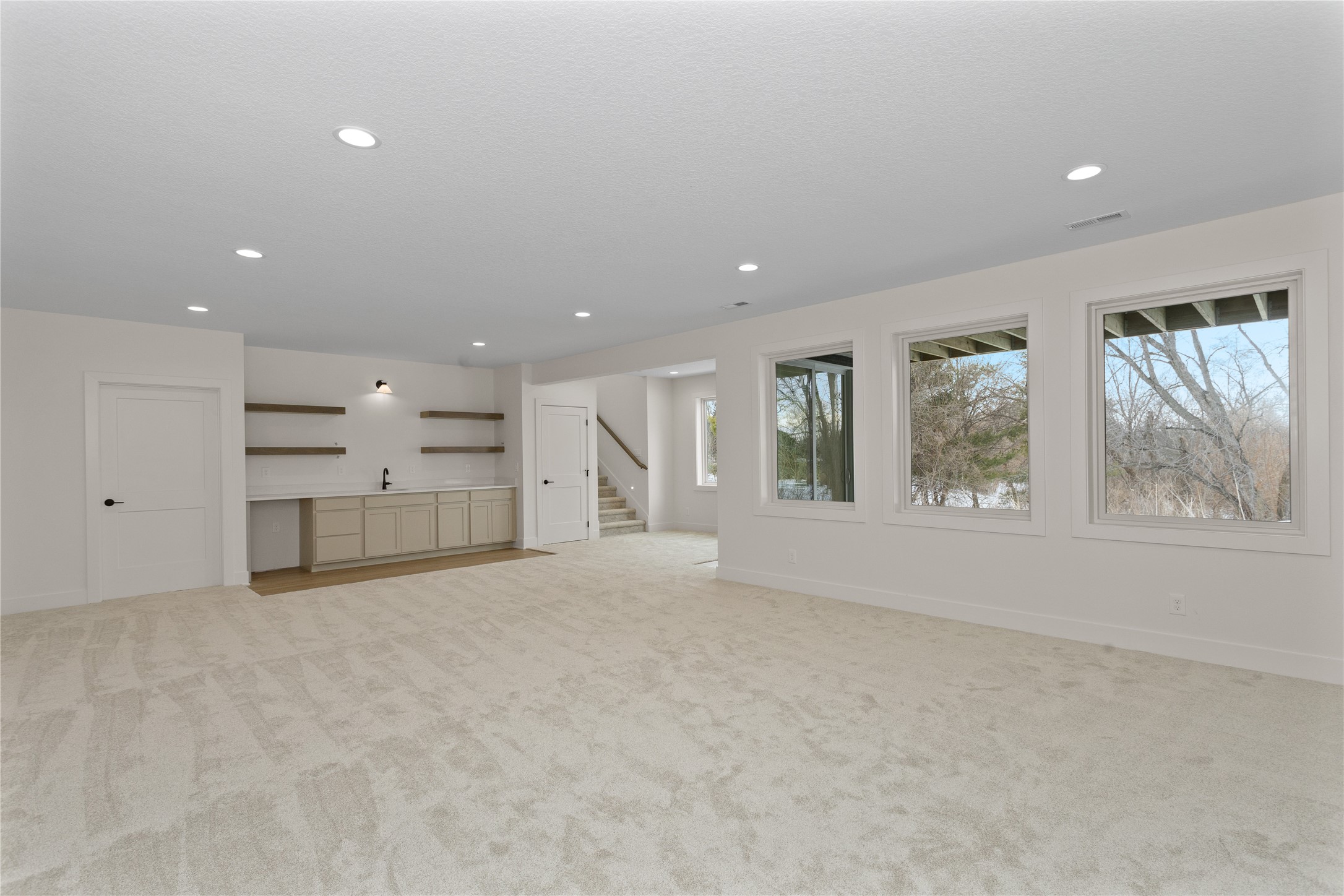 1390 NW Red Oak Drive