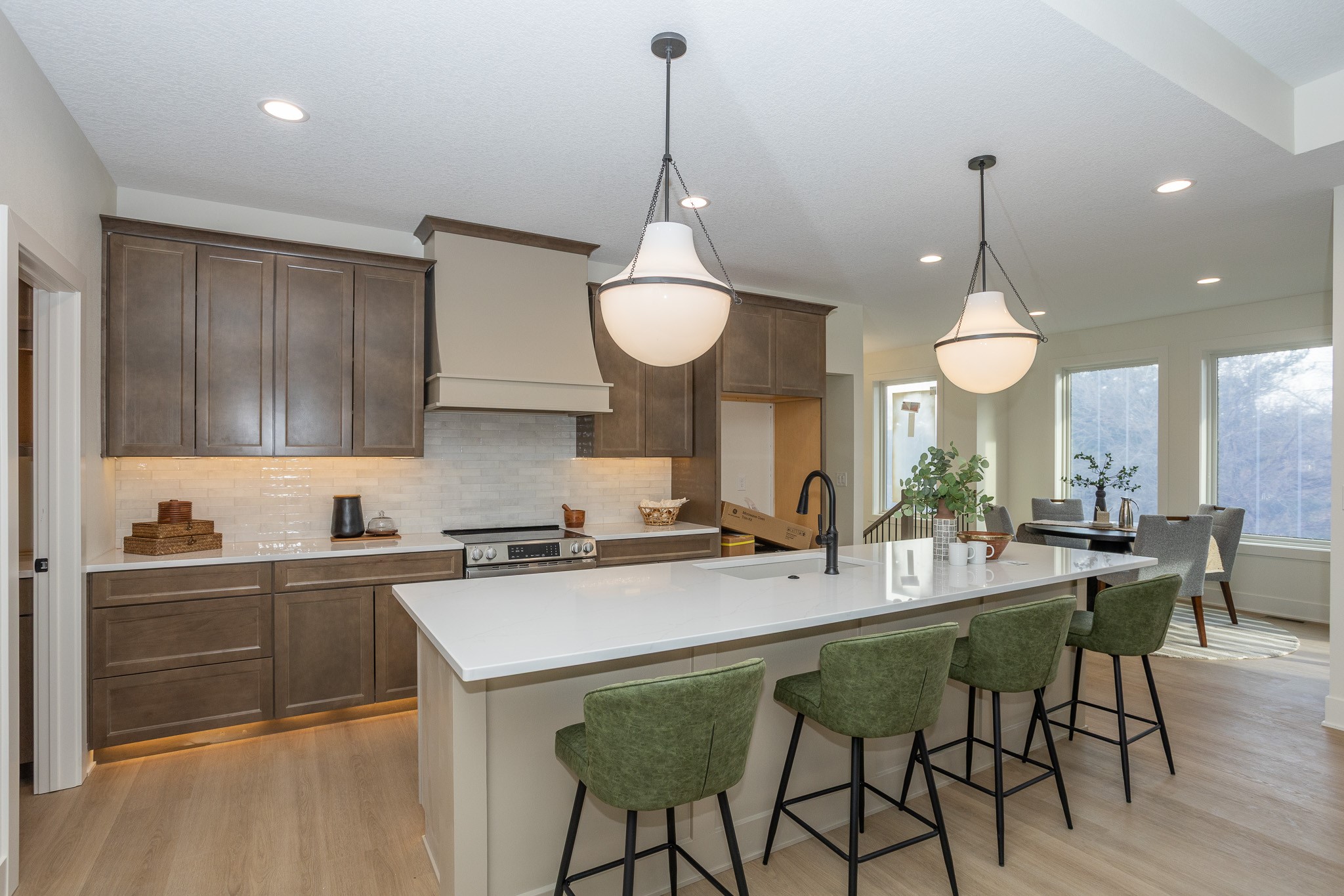 1390 NW Red Oak Drive