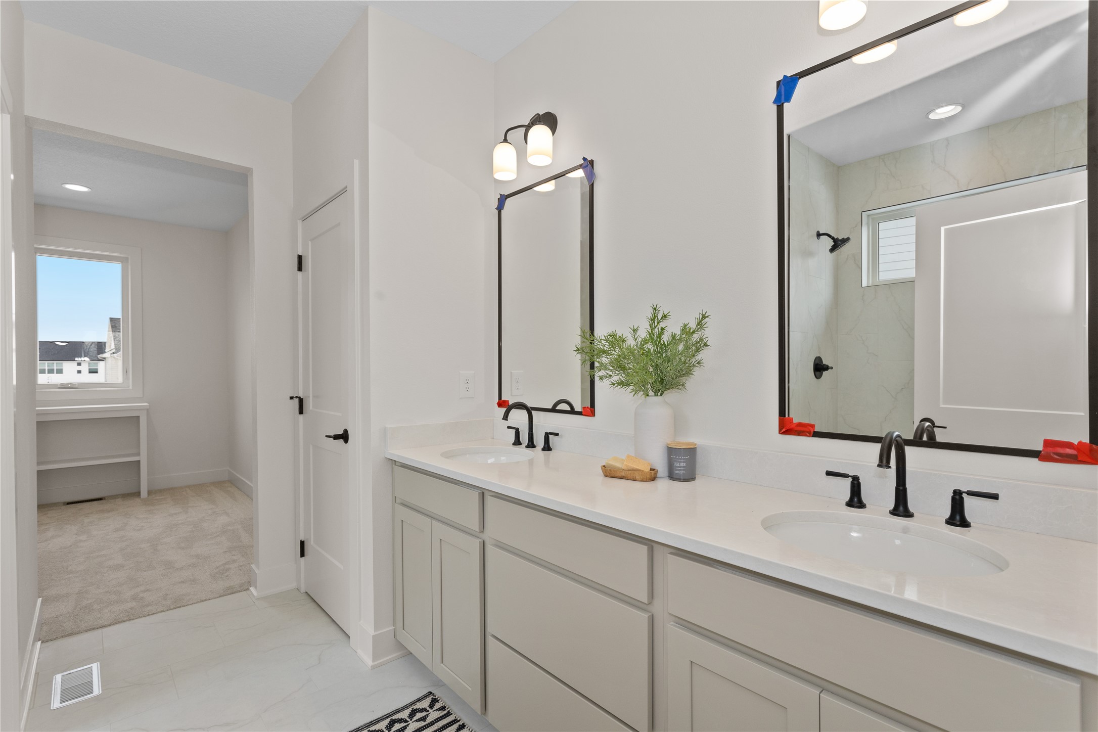 1390 NW Red Oak Drive