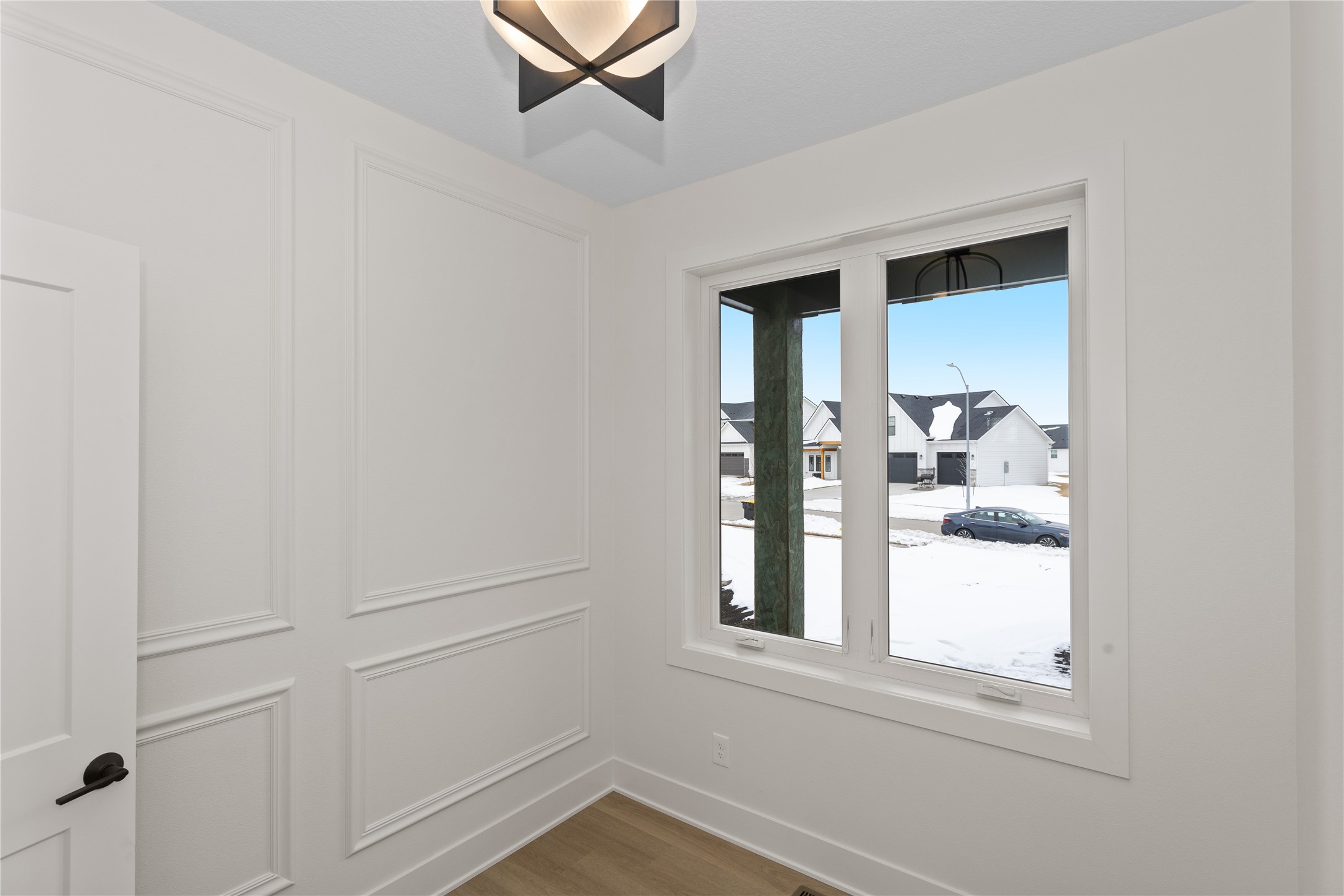 1390 NW Red Oak Drive