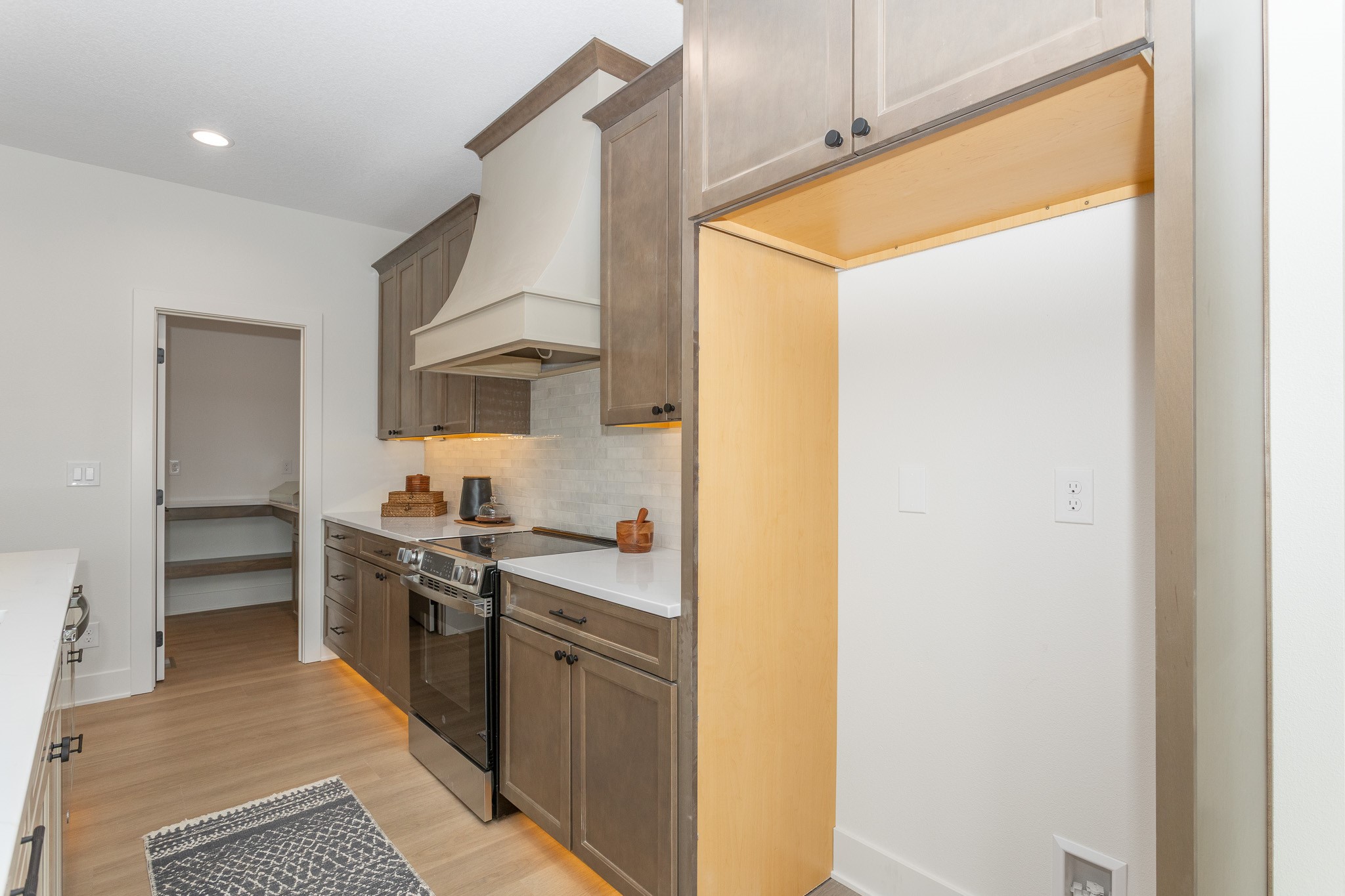 1390 NW Red Oak Drive