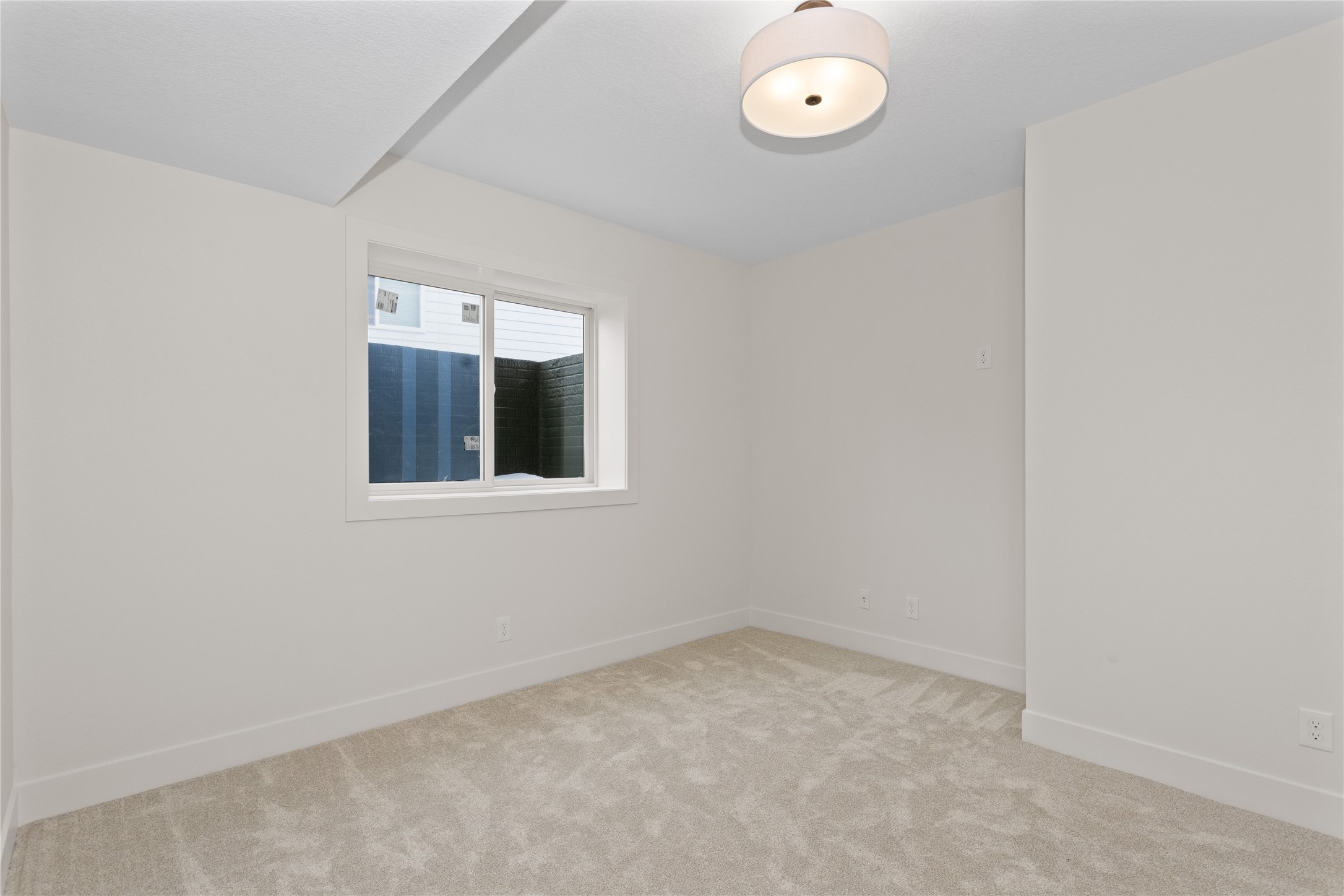 1390 NW Red Oak Drive