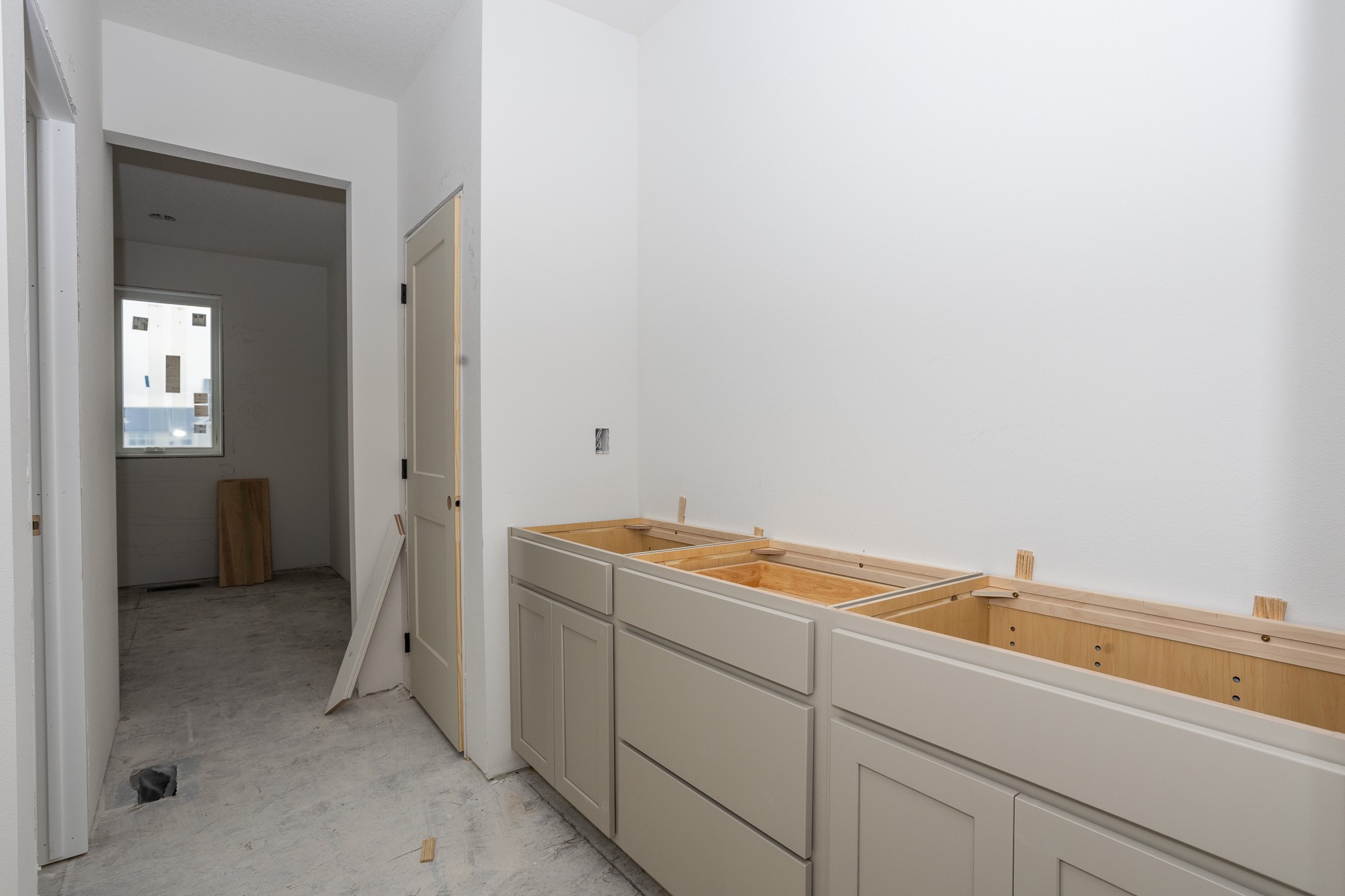 1390 NW Red Oak Drive