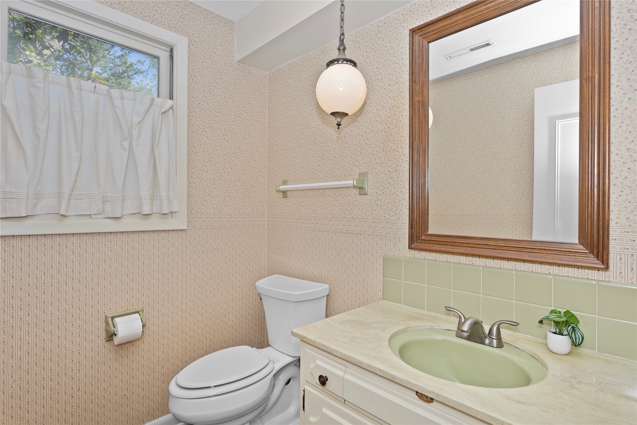 2408 Pleasant Street