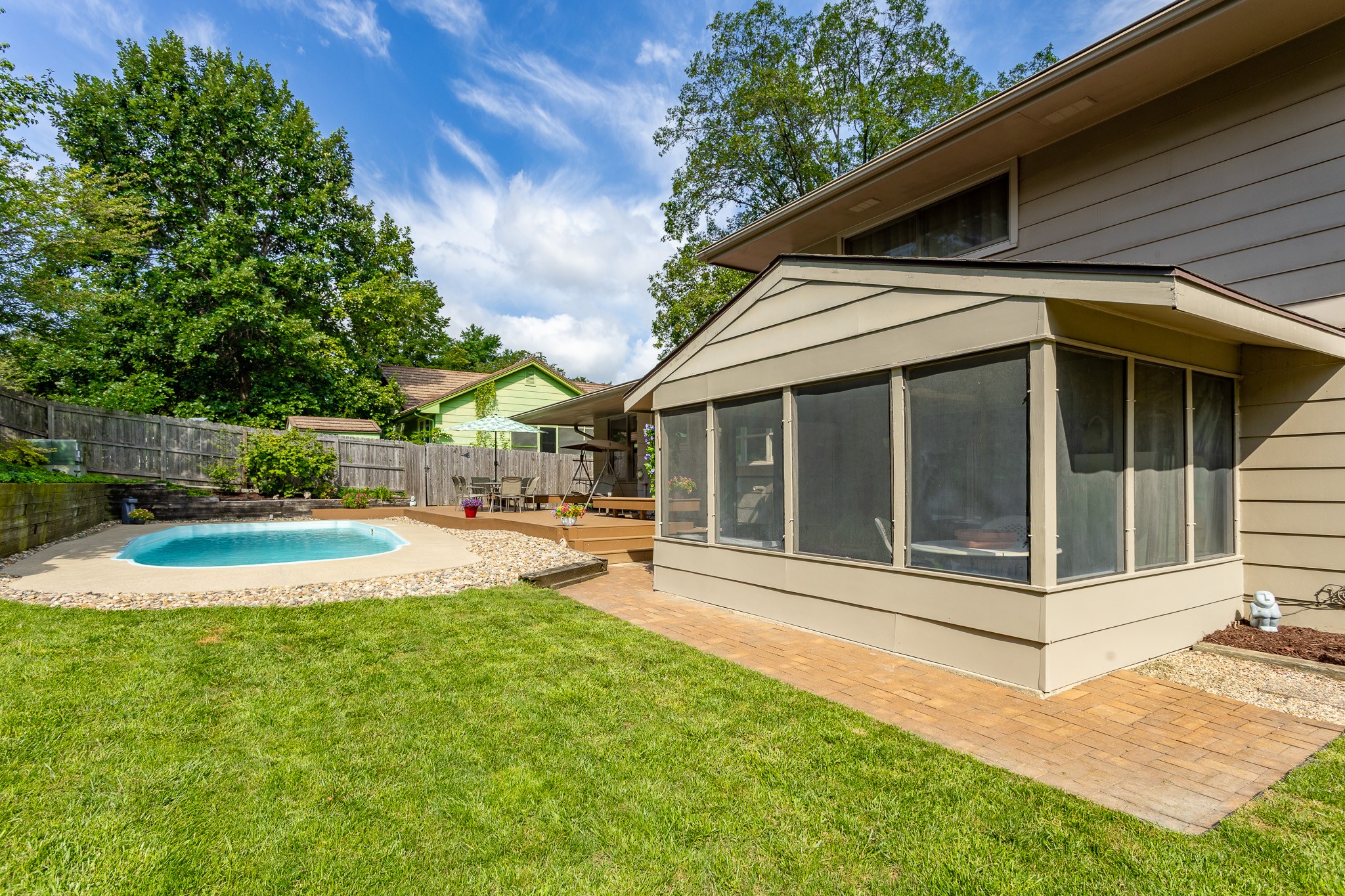 2408 Pleasant Street