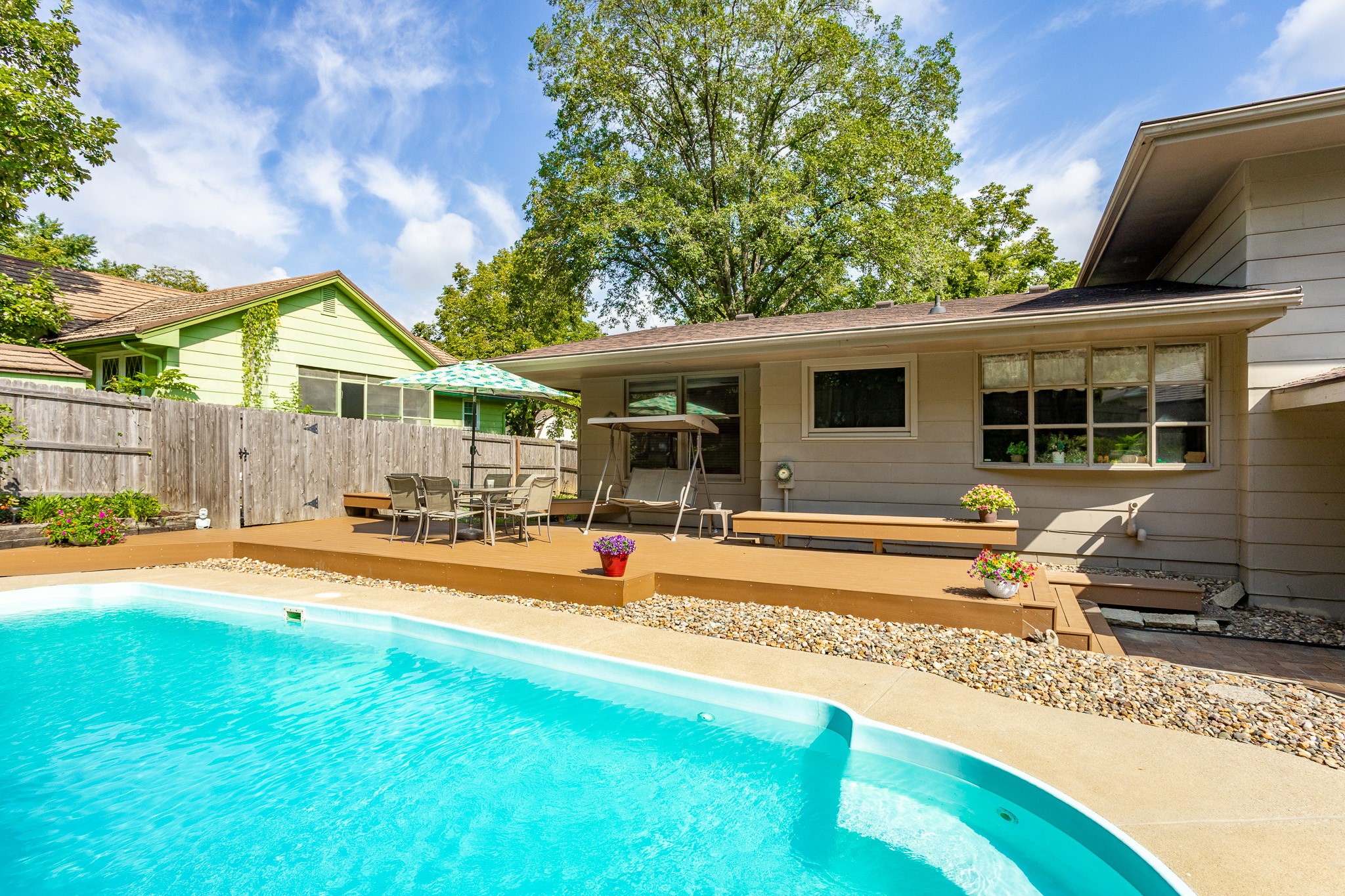 2408 Pleasant Street