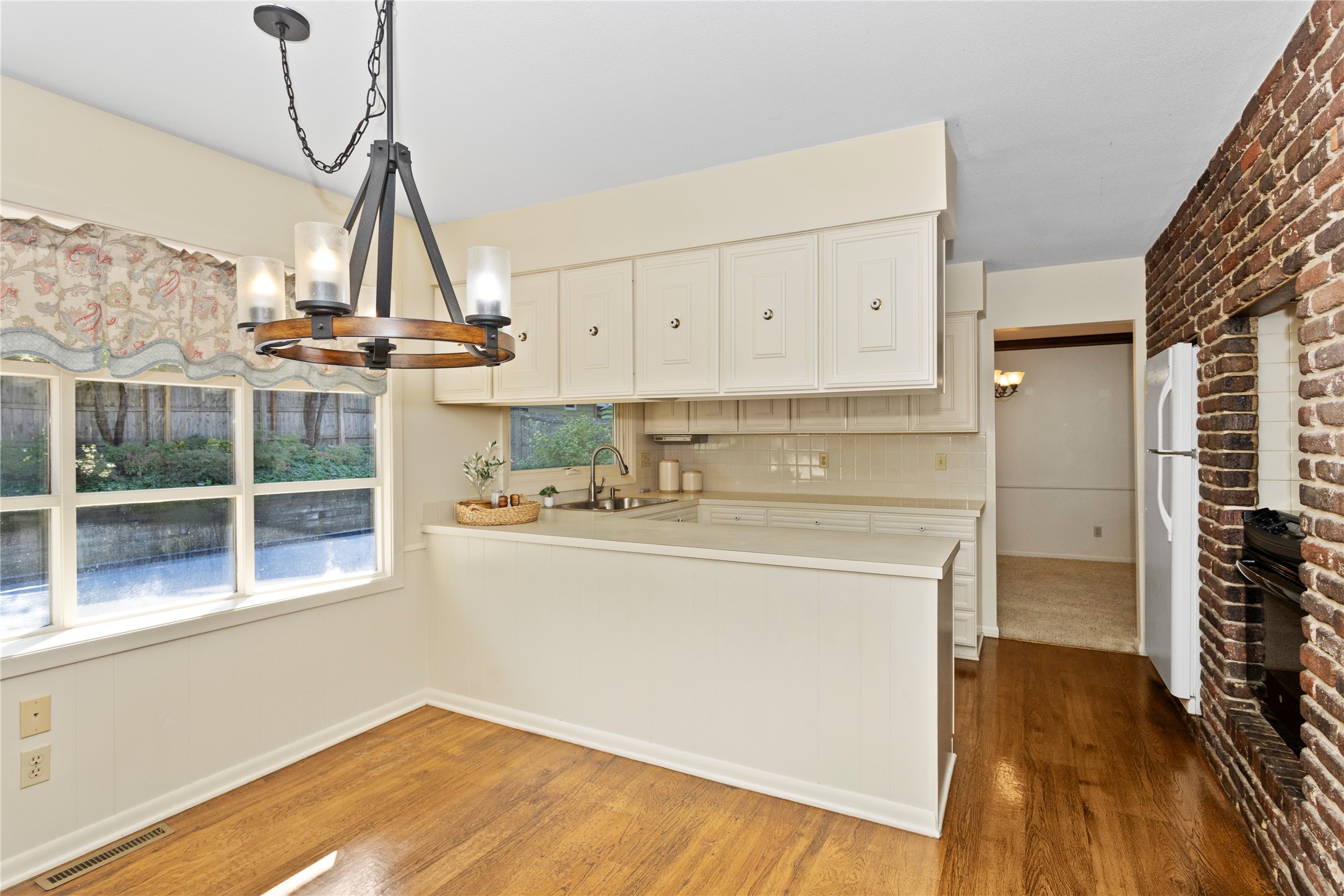 2408 Pleasant Street