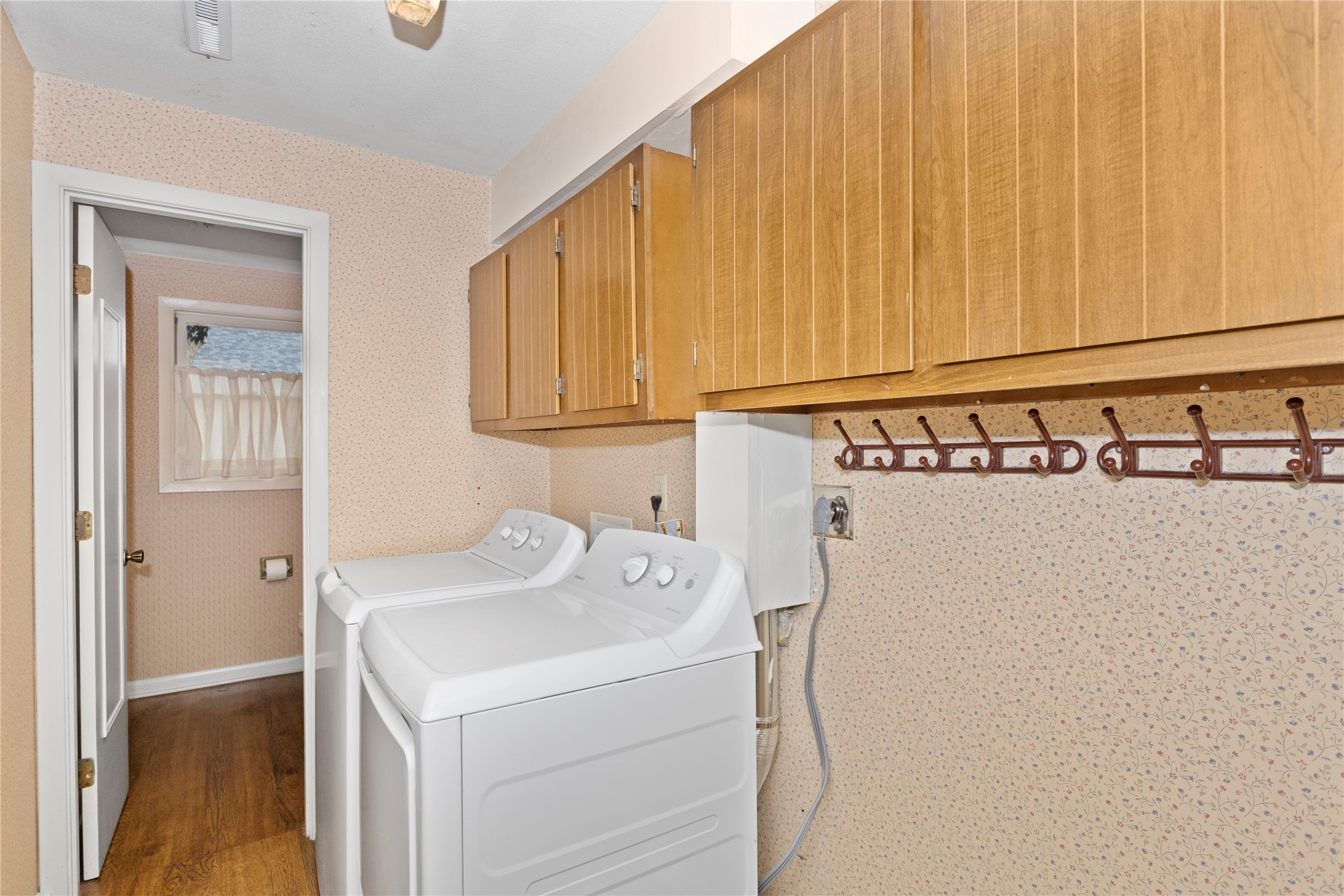 2408 Pleasant Street