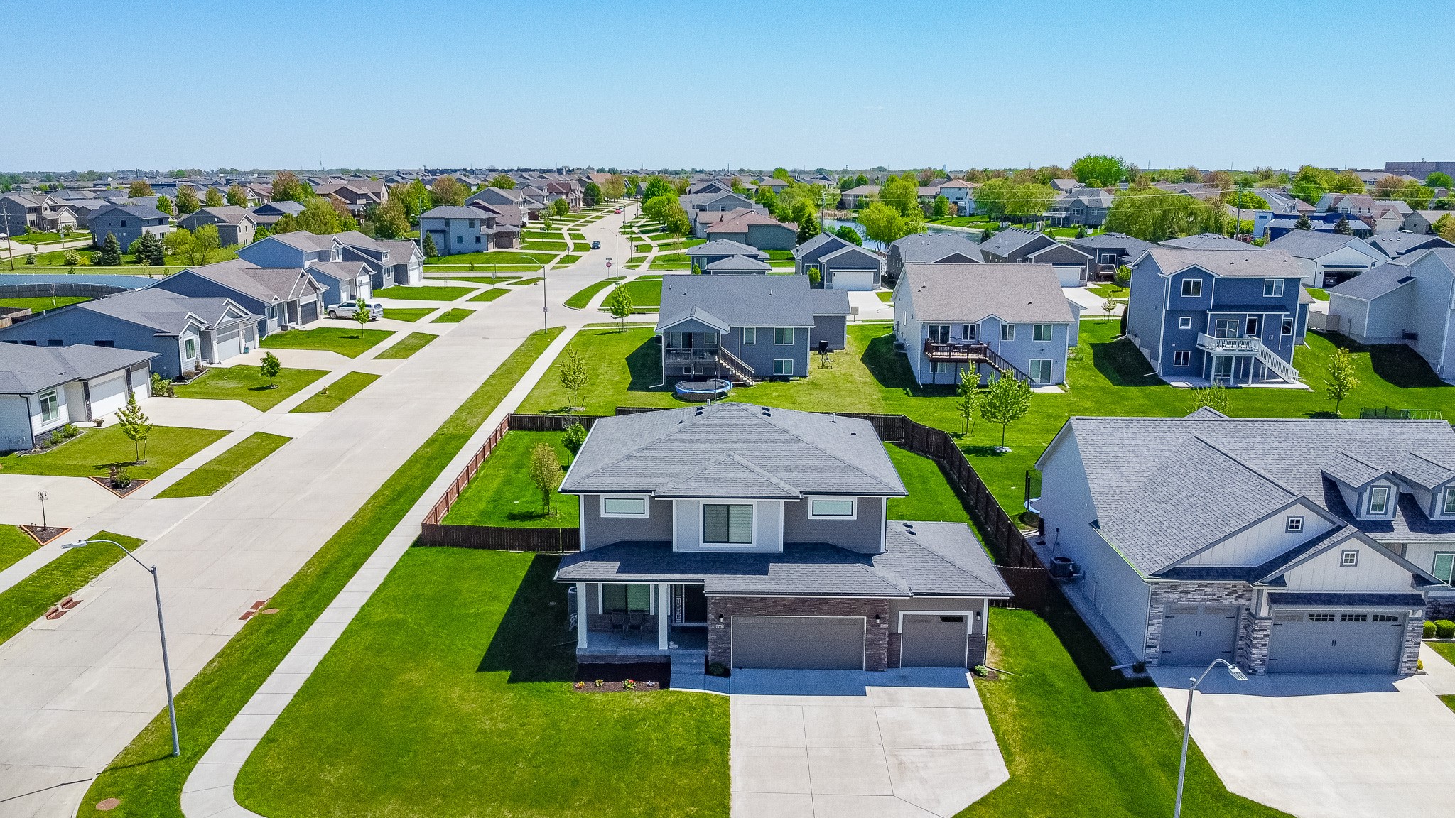 465 NW Gracewood Drive