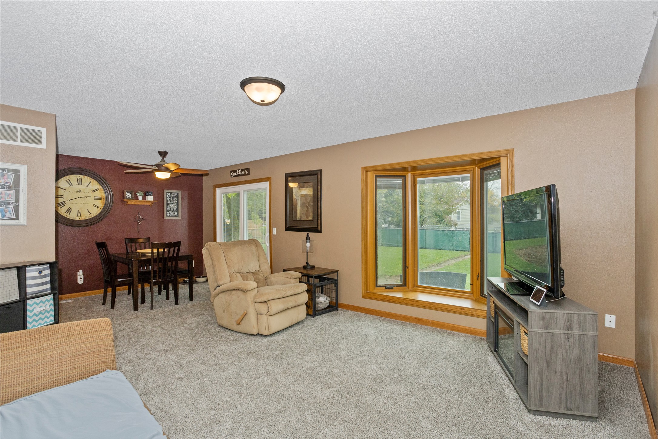 214 NW Bayberry Lane