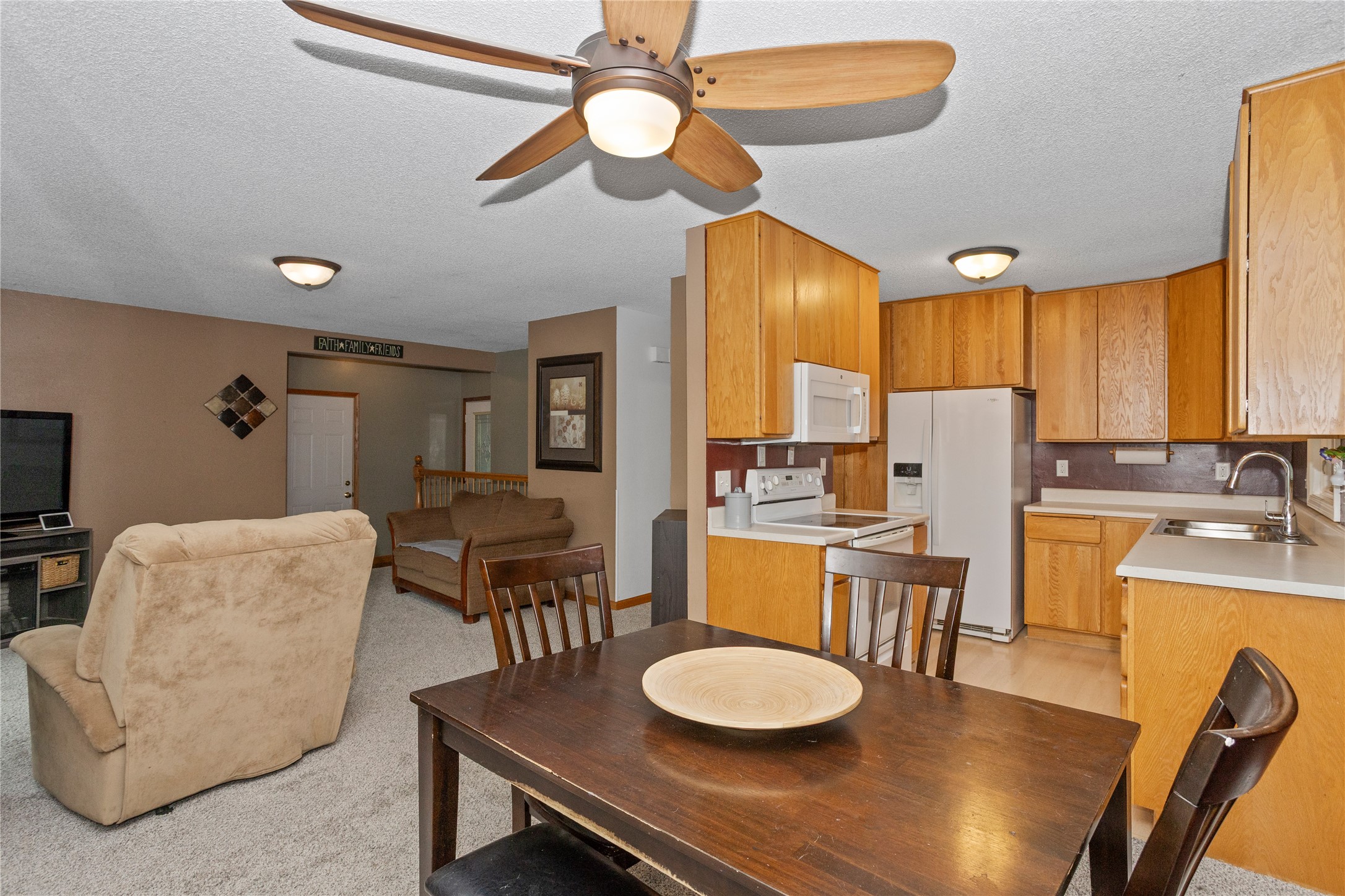 214 NW Bayberry Lane