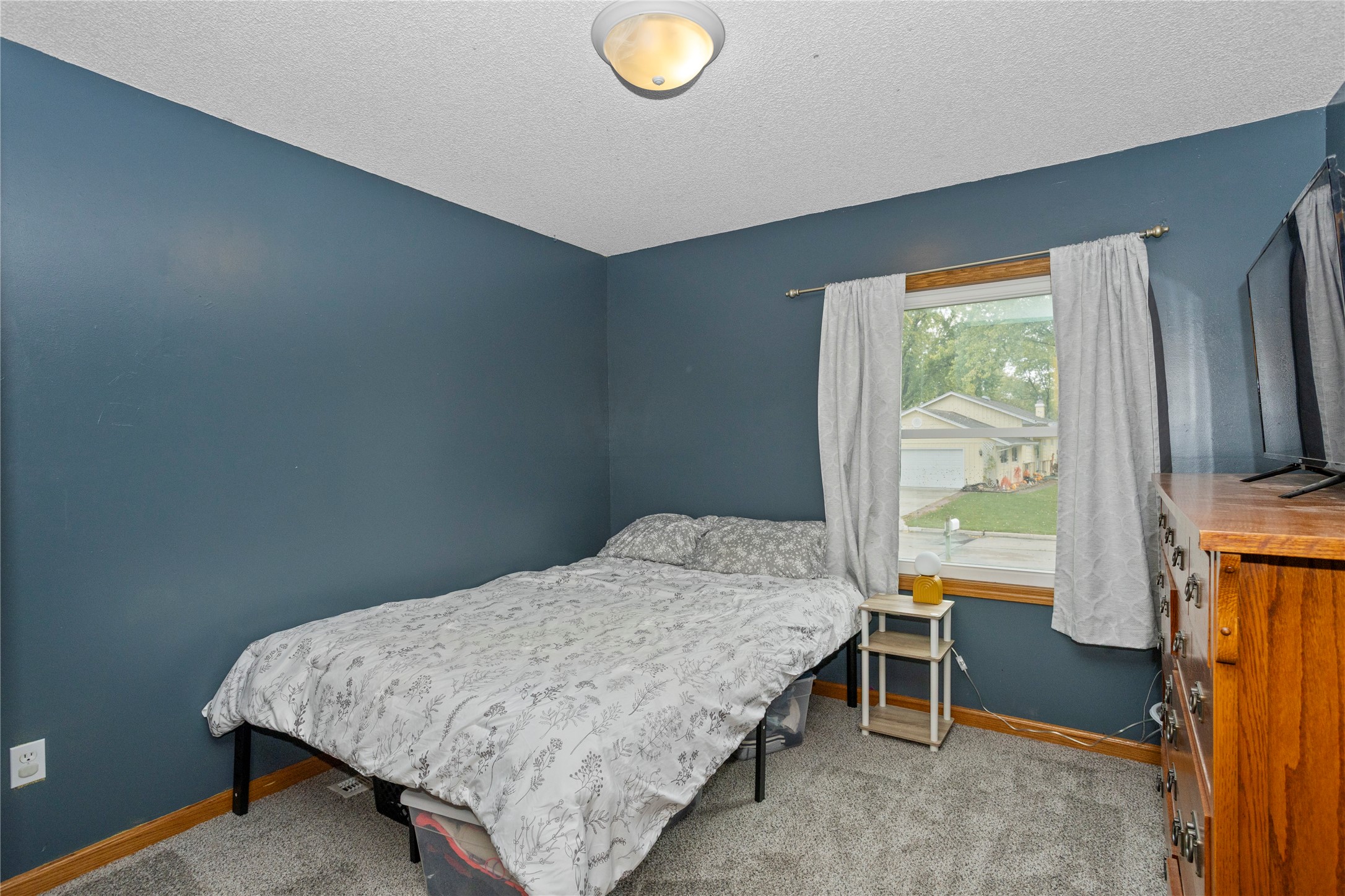 214 NW Bayberry Lane