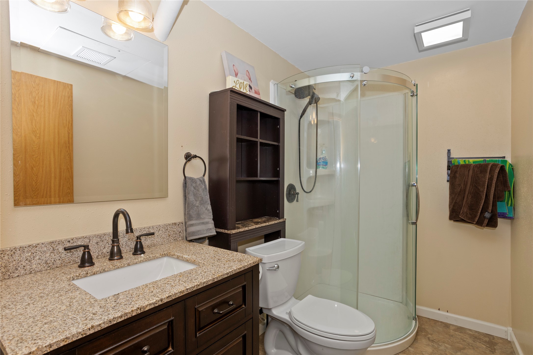 214 NW Bayberry Lane