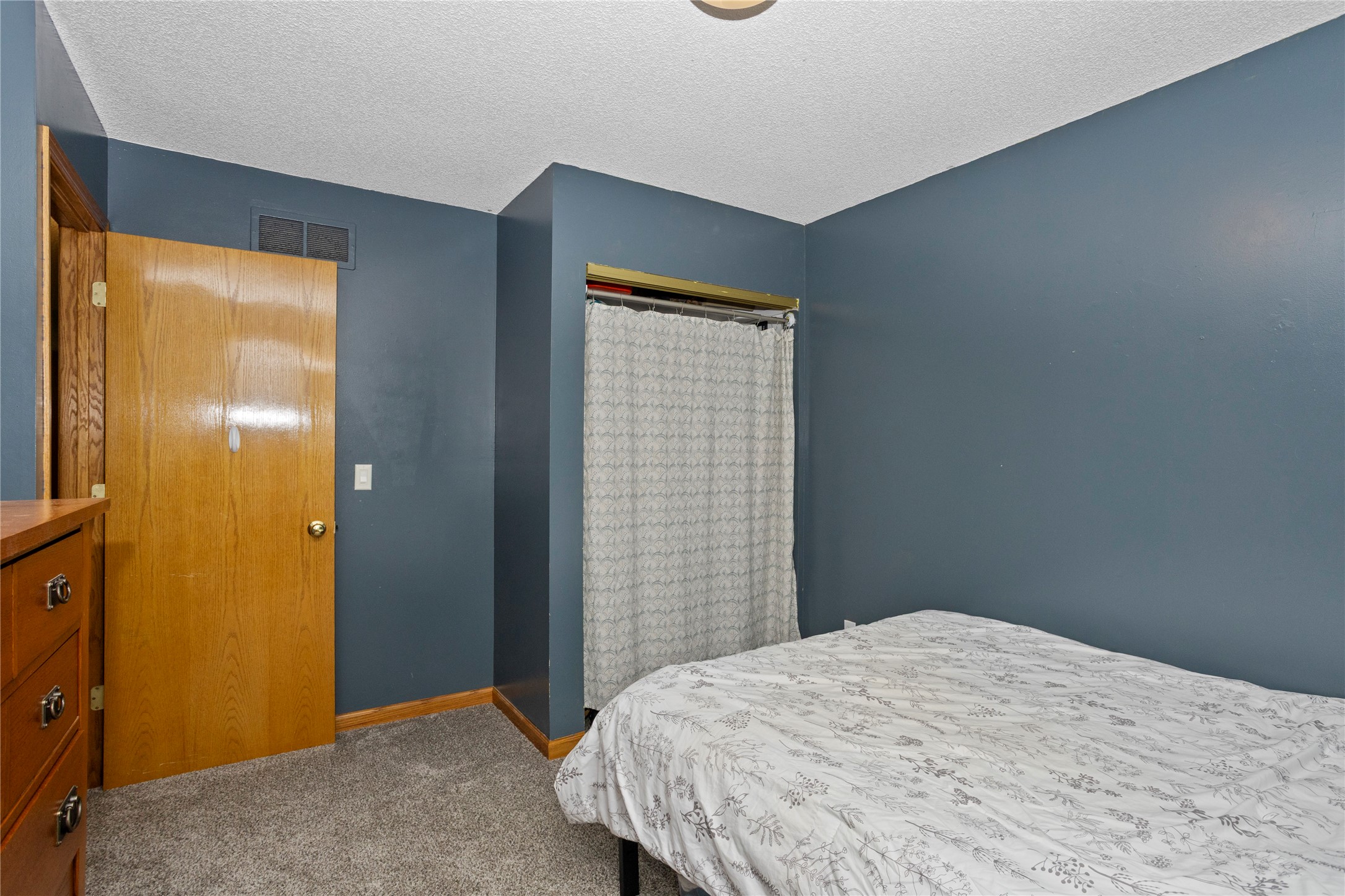 214 NW Bayberry Lane