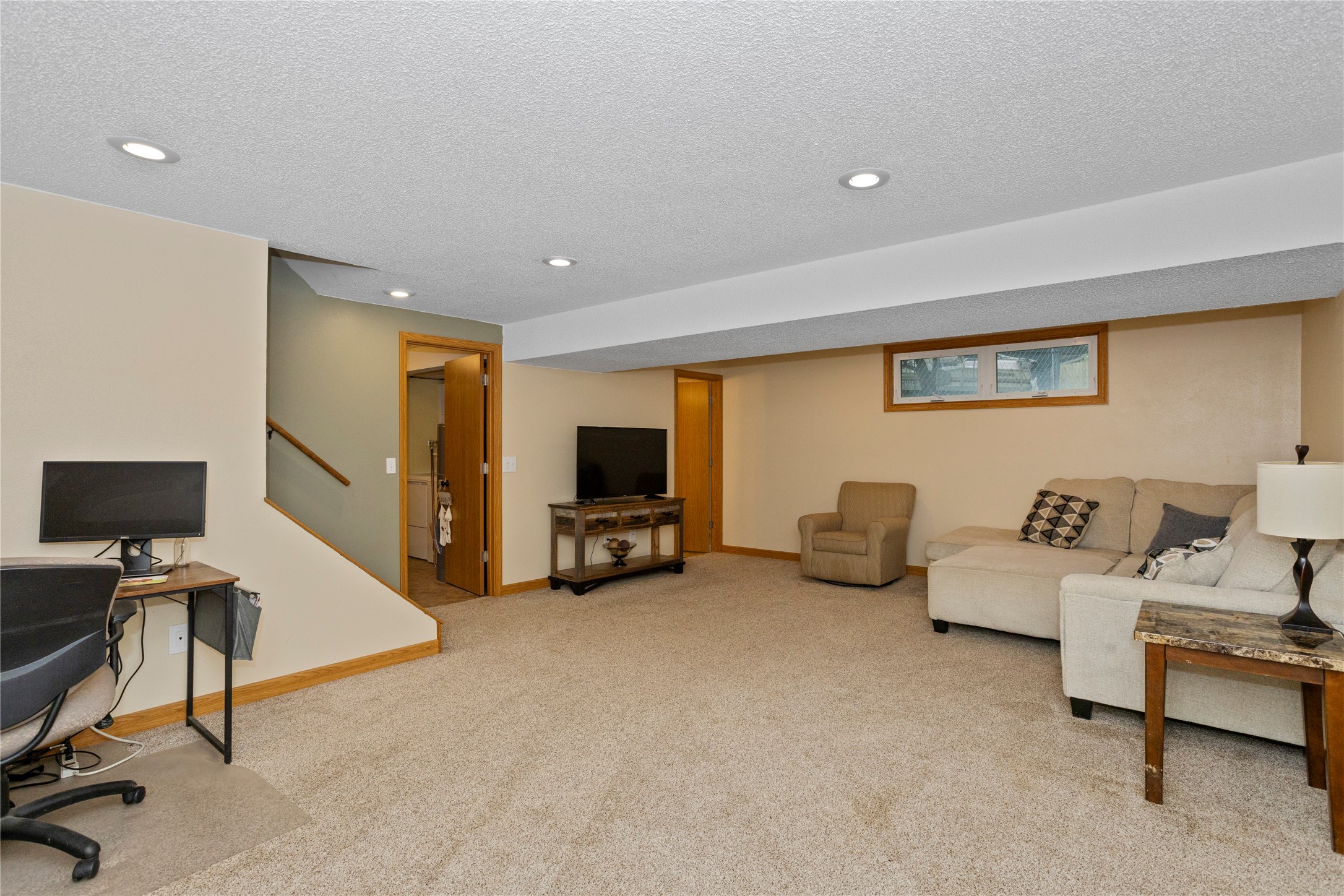 214 NW Bayberry Lane