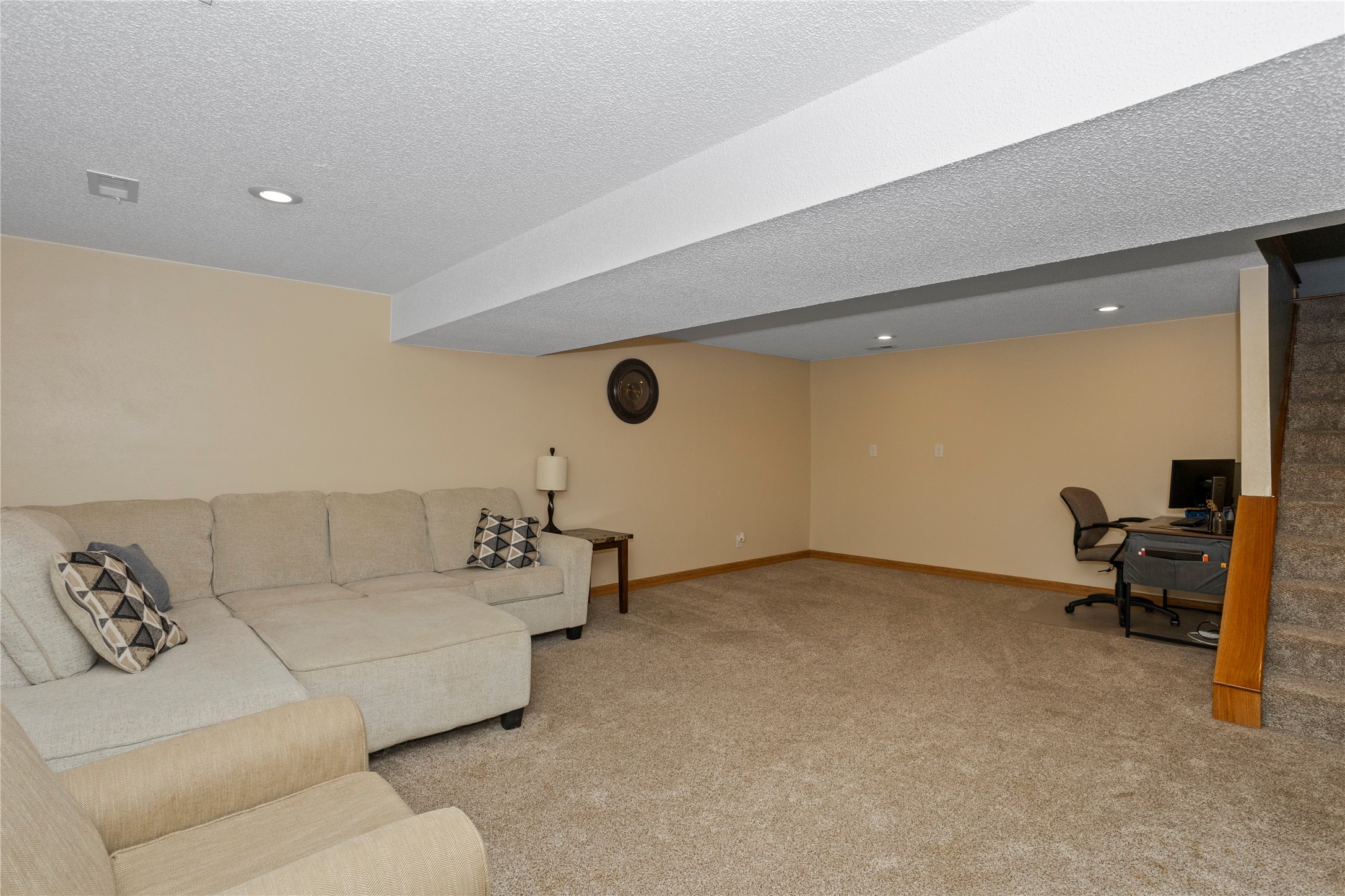 214 NW Bayberry Lane