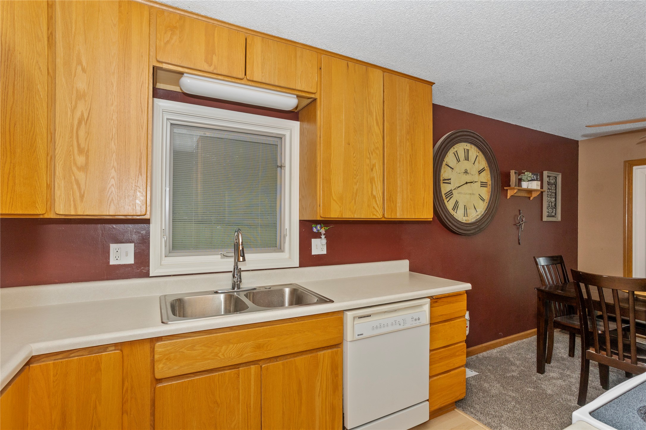 214 NW Bayberry Lane